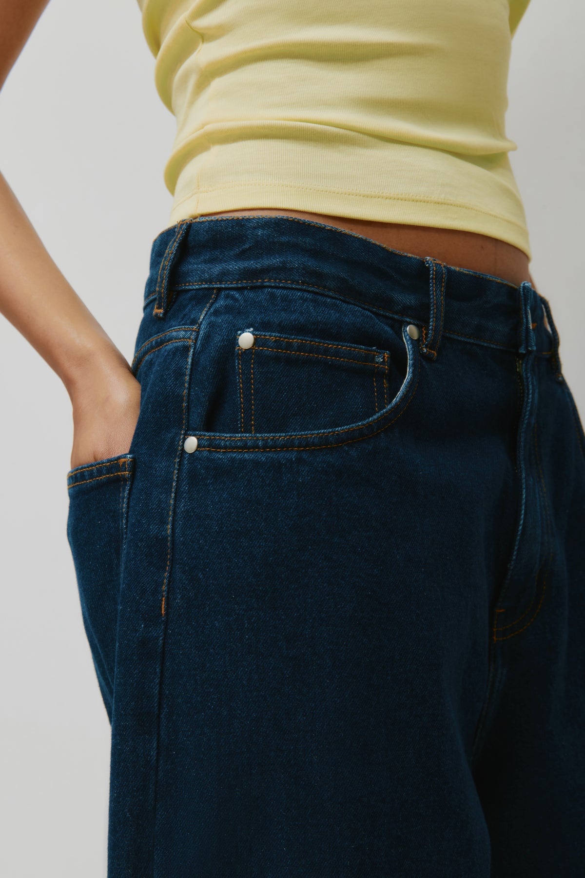 Antifit Denim in Dark Wash