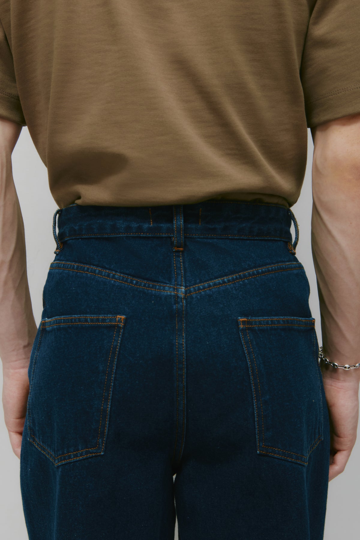 Antifit Denim in Dark Wash