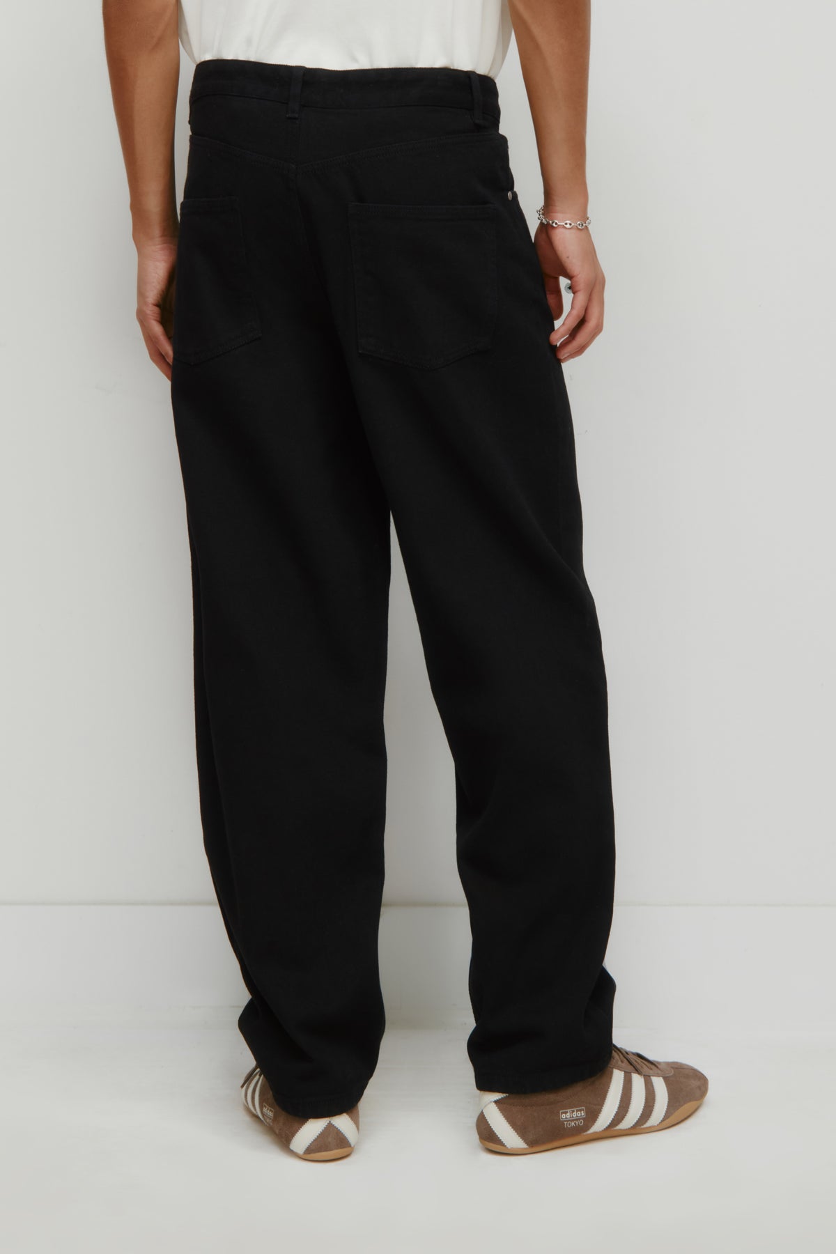 Antifit Denim in Black