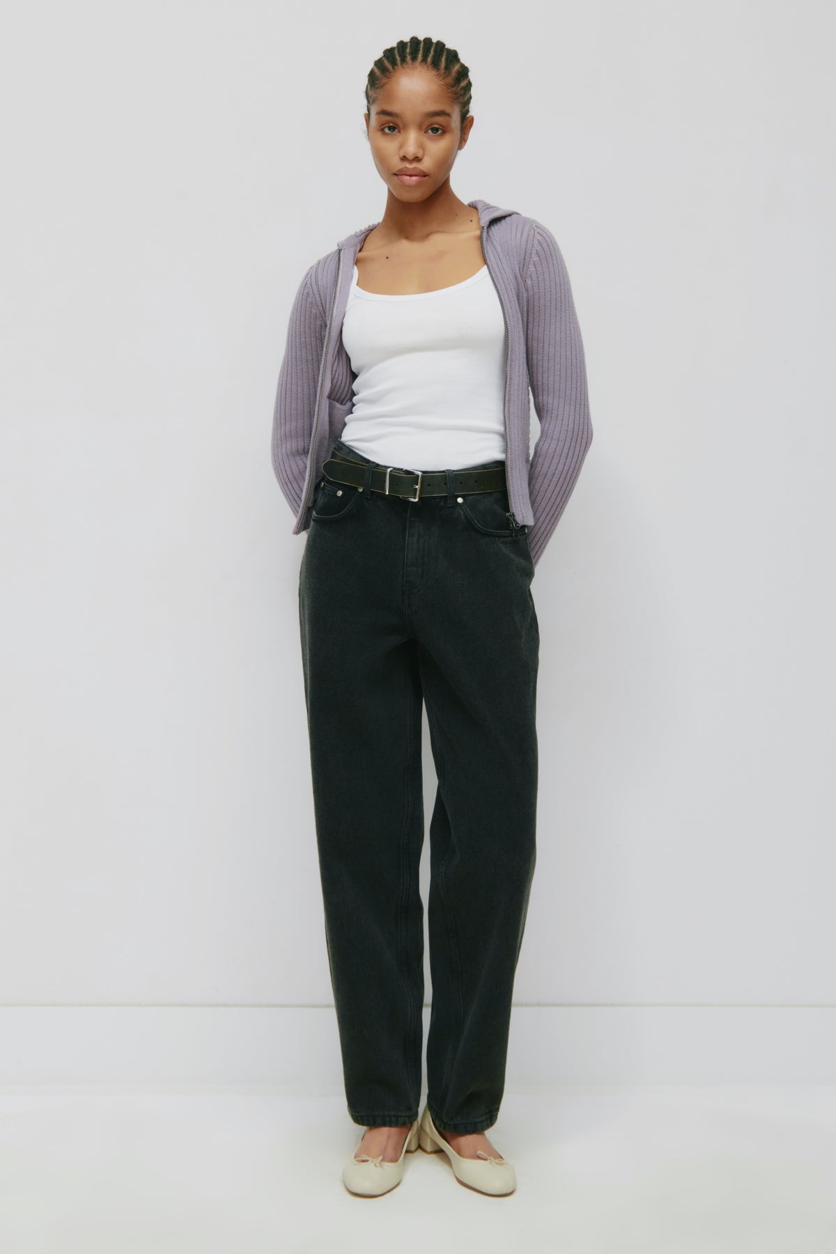 Model is 5’8” and is wearing a size 26/32.