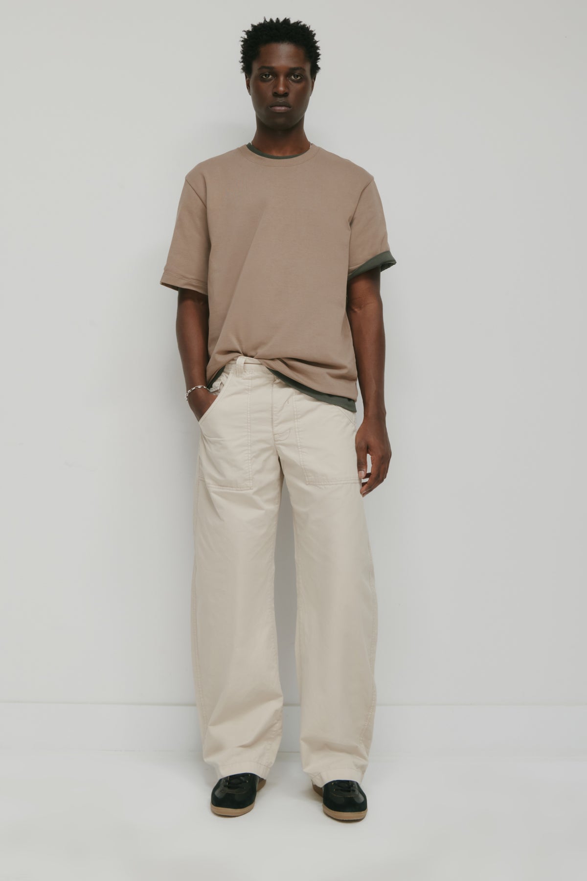 Model 6.2" and is wearing a size 32.