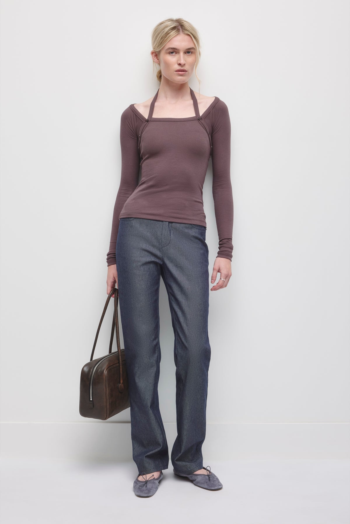 Model is 5'9" and is wearing a size XS.