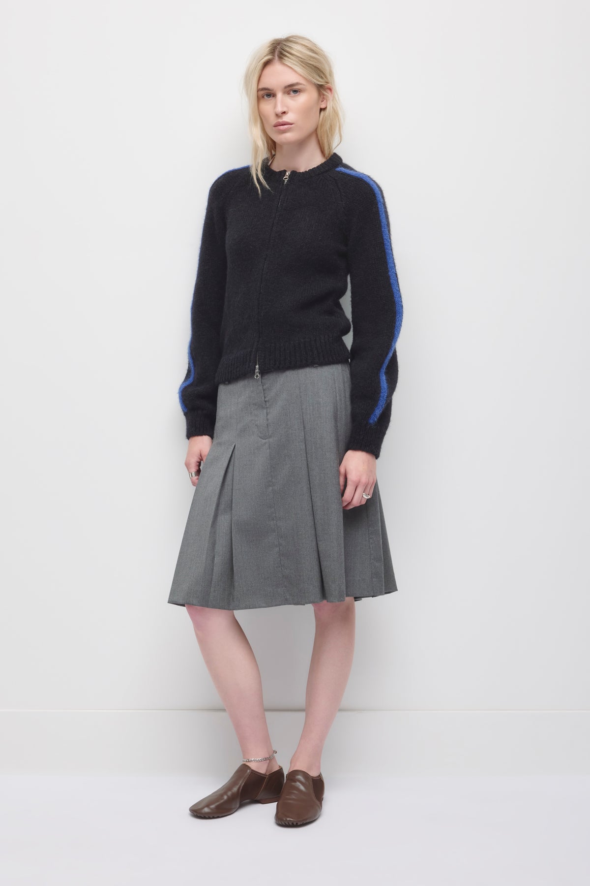 Model is 5'10" and wearing a size XS.