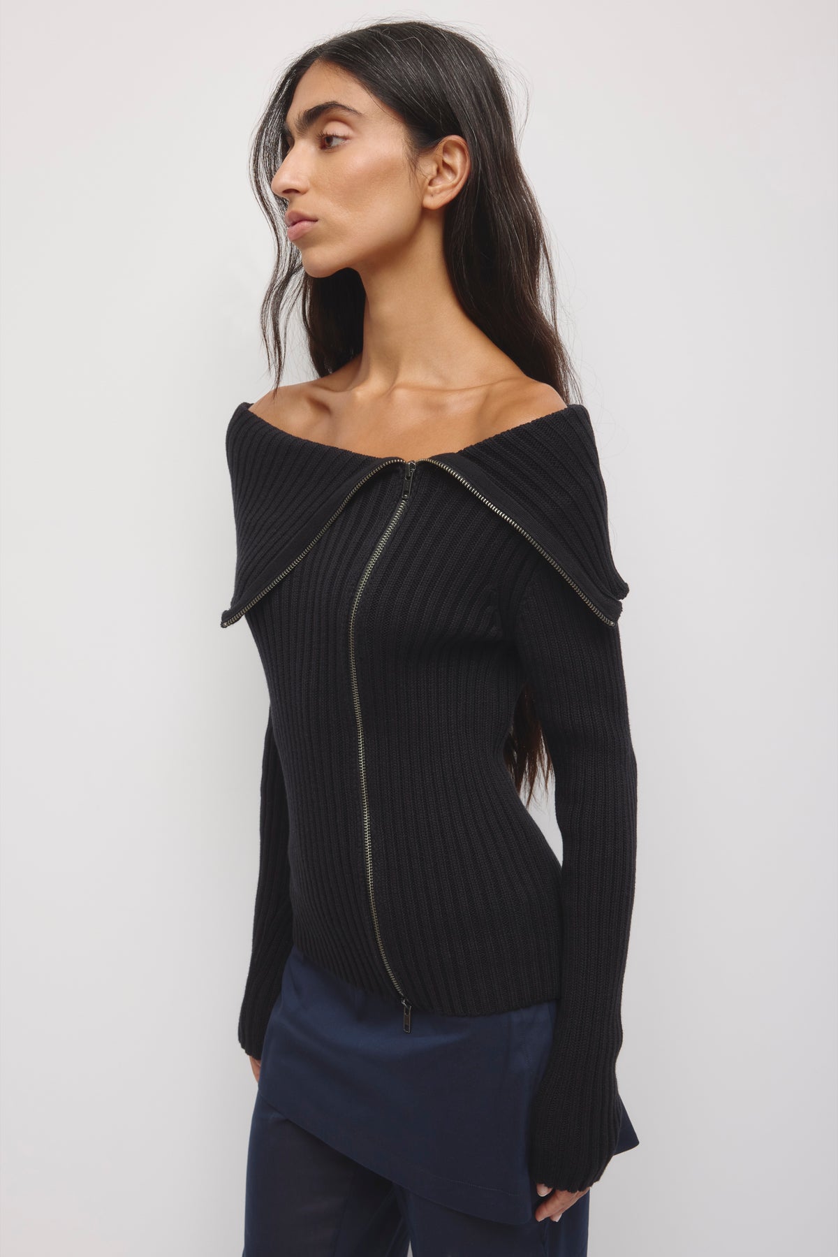 Pull Asymétrique à Col Rabattu Femme en noir