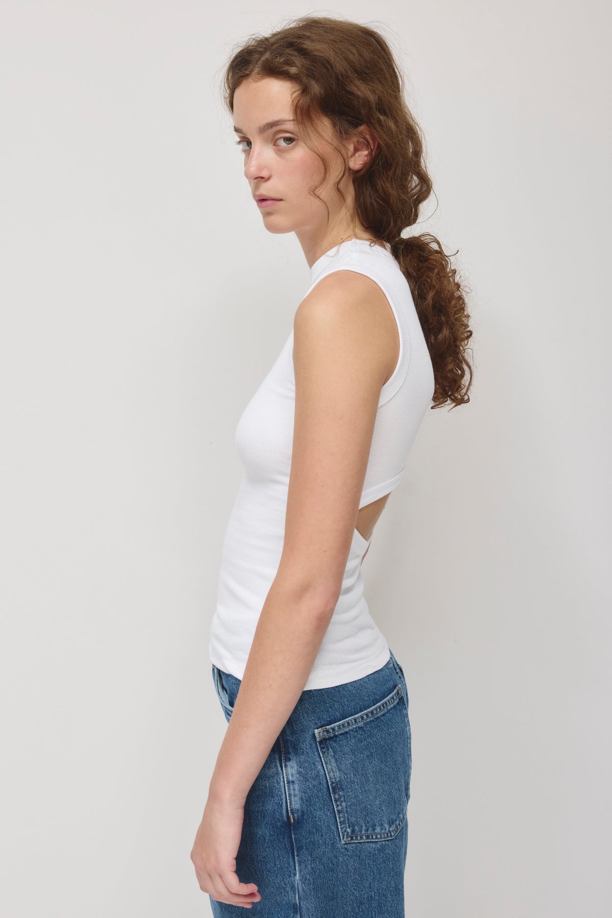 Débardeur à découpe dos pour femme en blanc