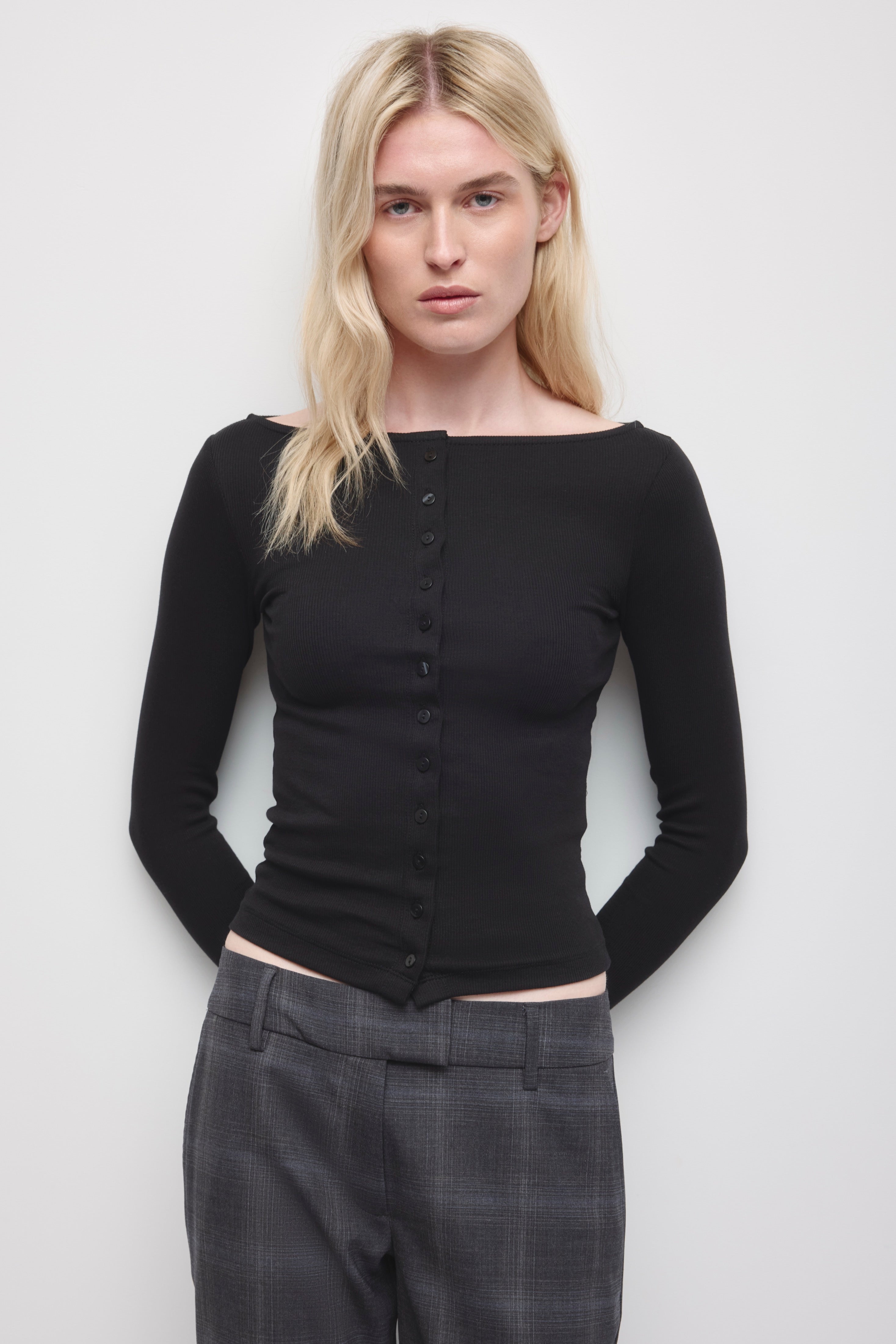 Cardigan col bateau pour femme en noir