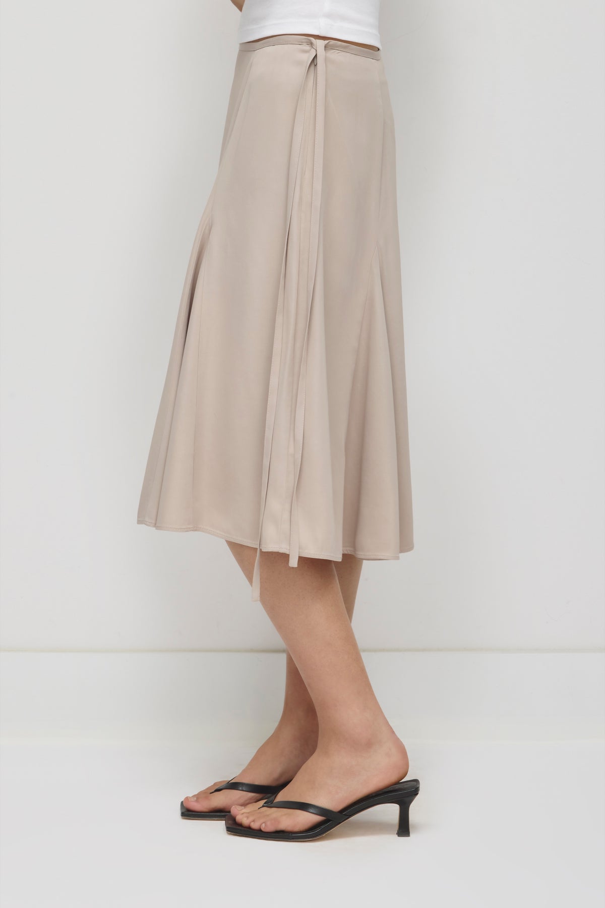 Women's Cleo Midi Skirt in Dove