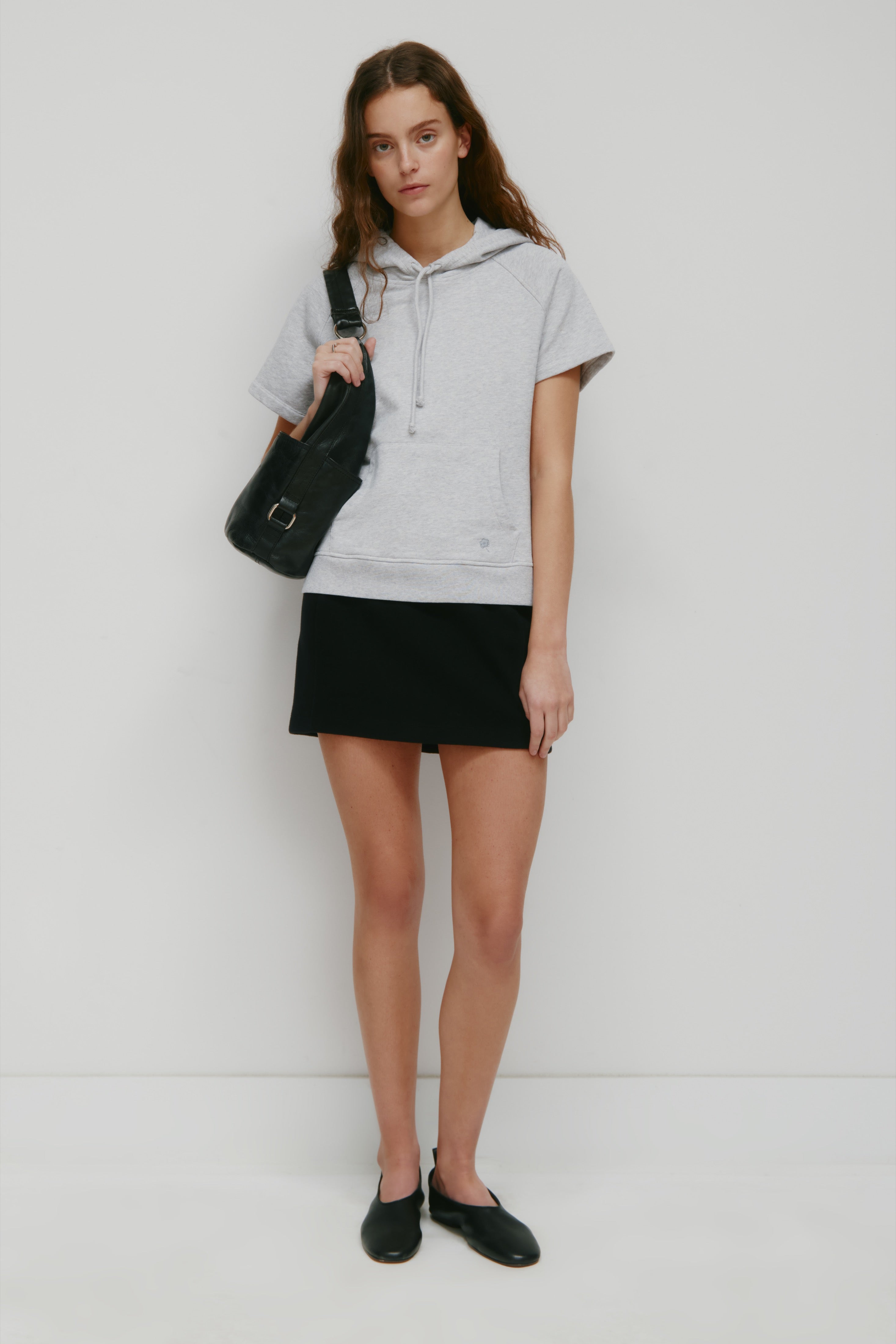 Mini-jupe confortable pour femmes en noir