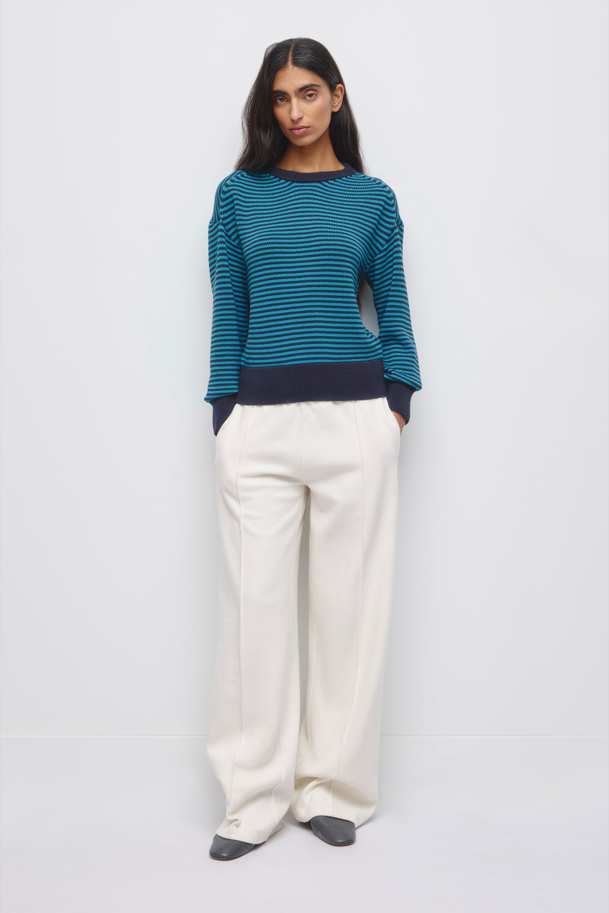 Model is 5’9” and is wearing a size XS.