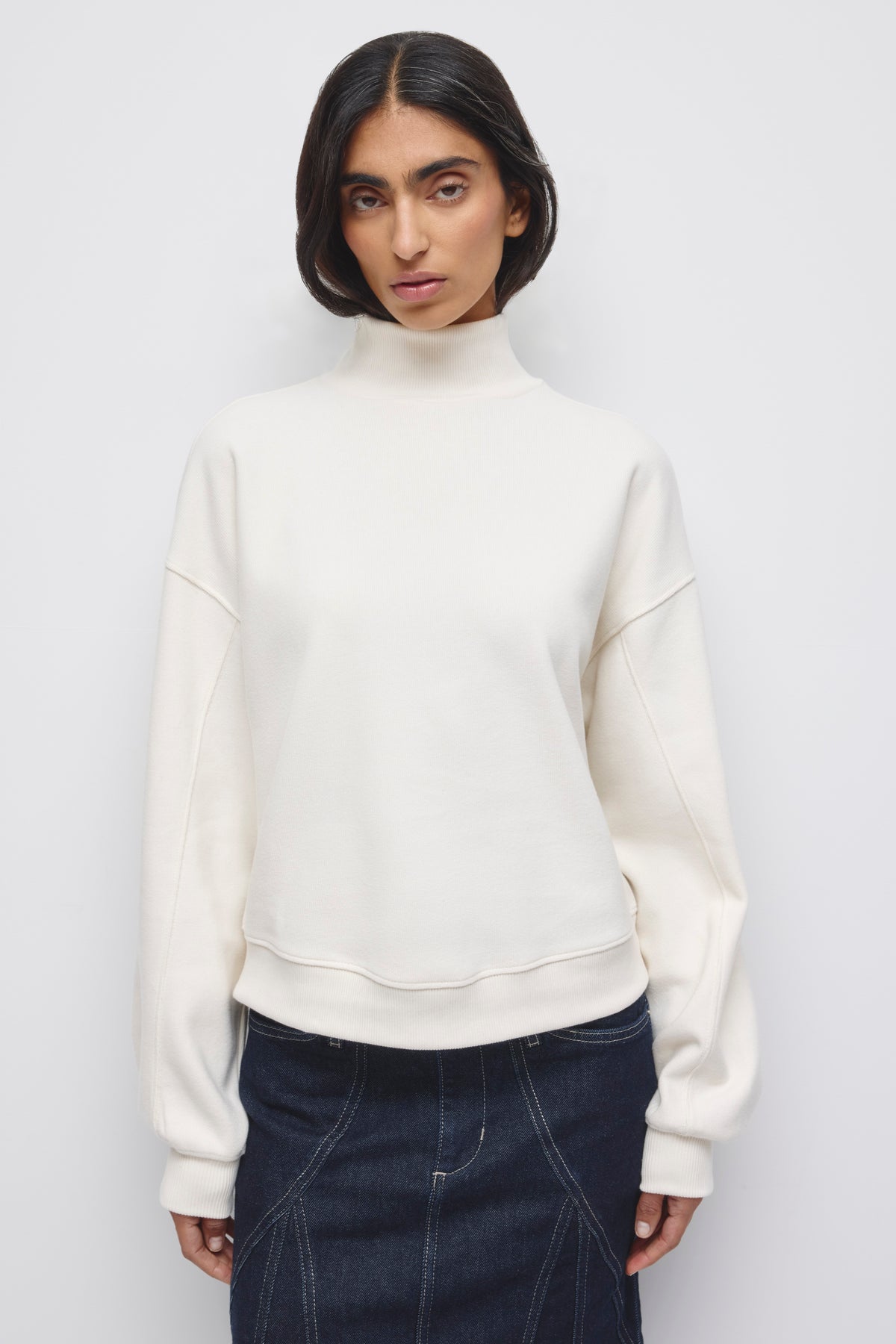 Model is 5’10" and wearing a size XS.