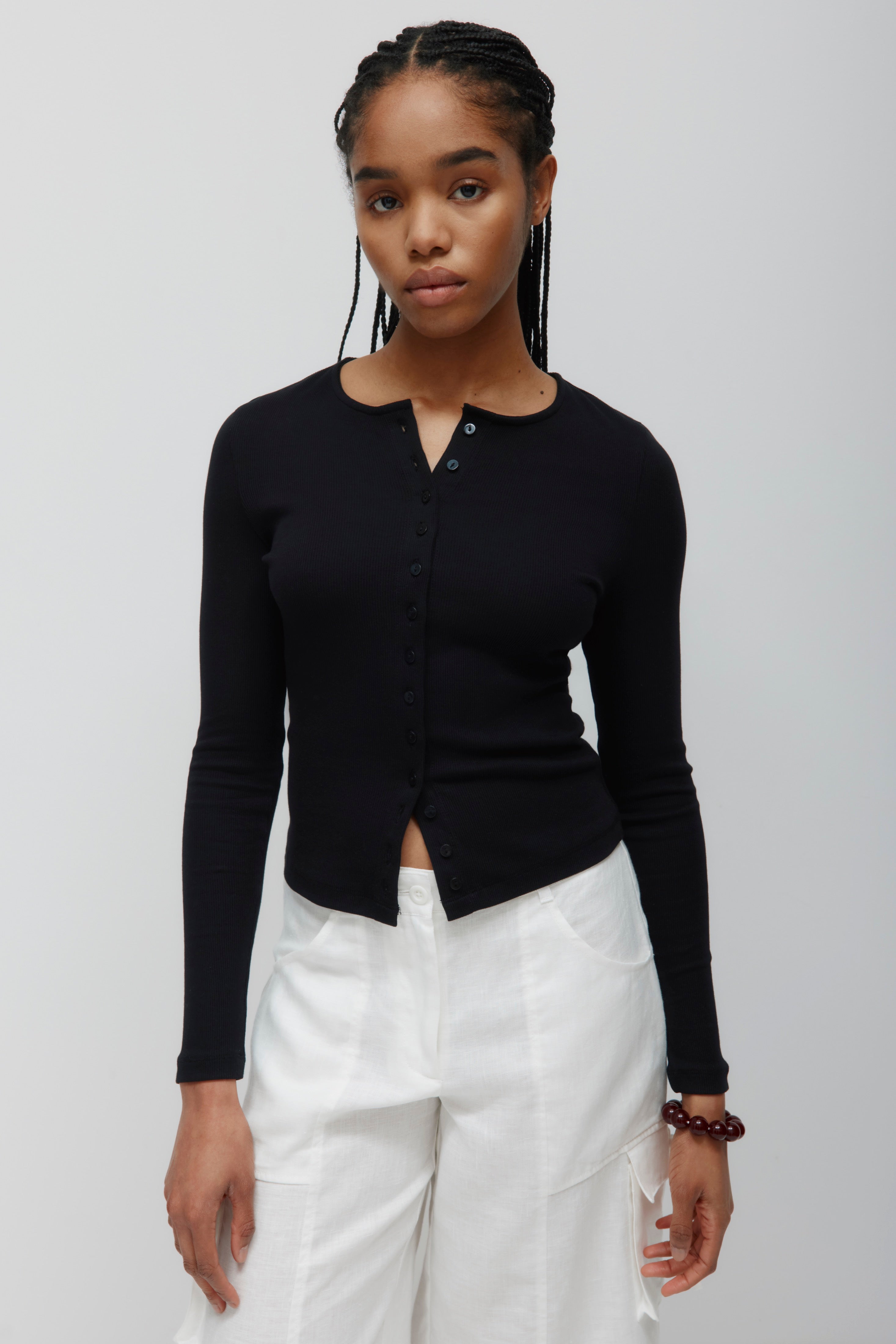Cardigan à col ras du cou pour femmes en noir