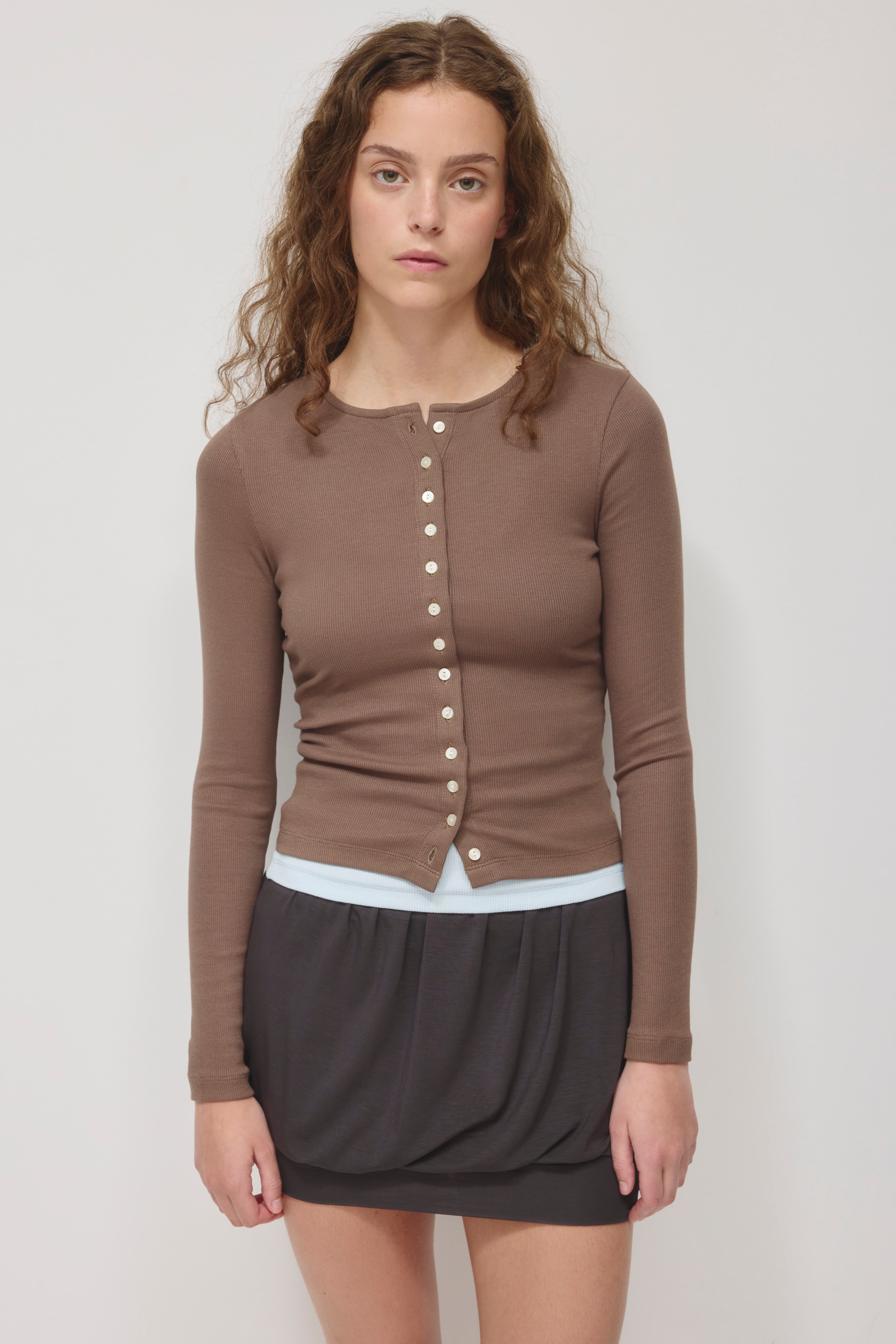 Cardigan à col ras du cou pour femmes en écorce