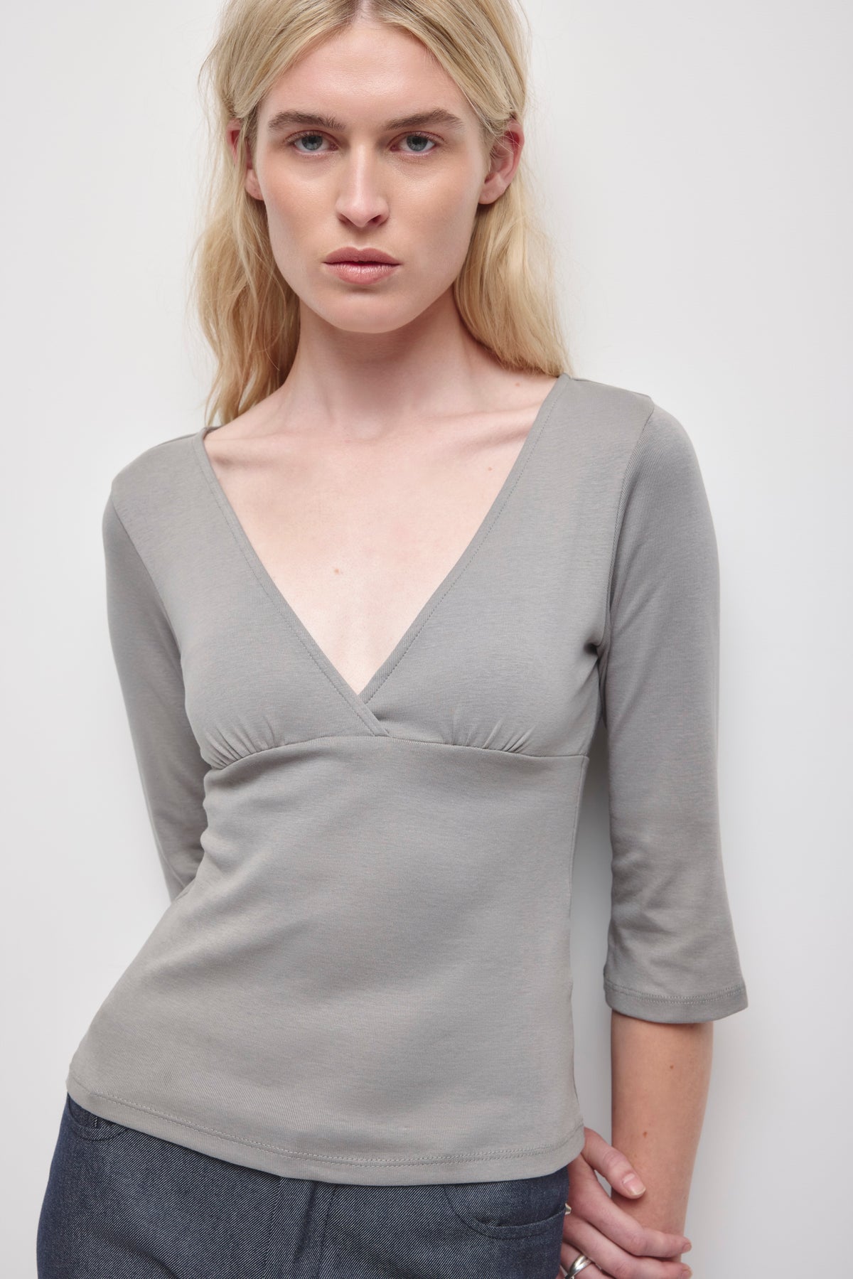 Women's Crossover 3/4 Sleeve Top in Gypsum