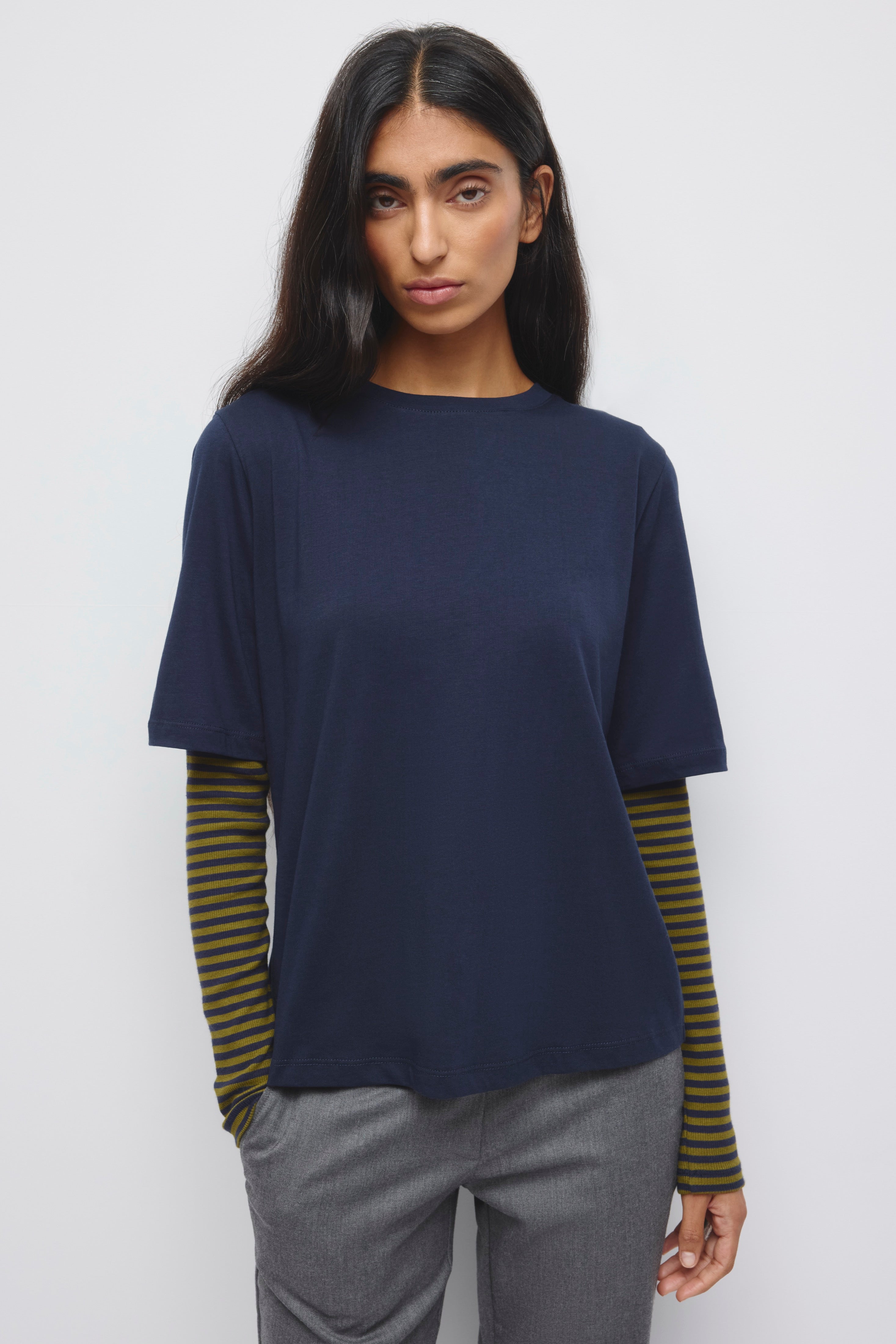 T-shirt à col rond pour femmes en océan profond