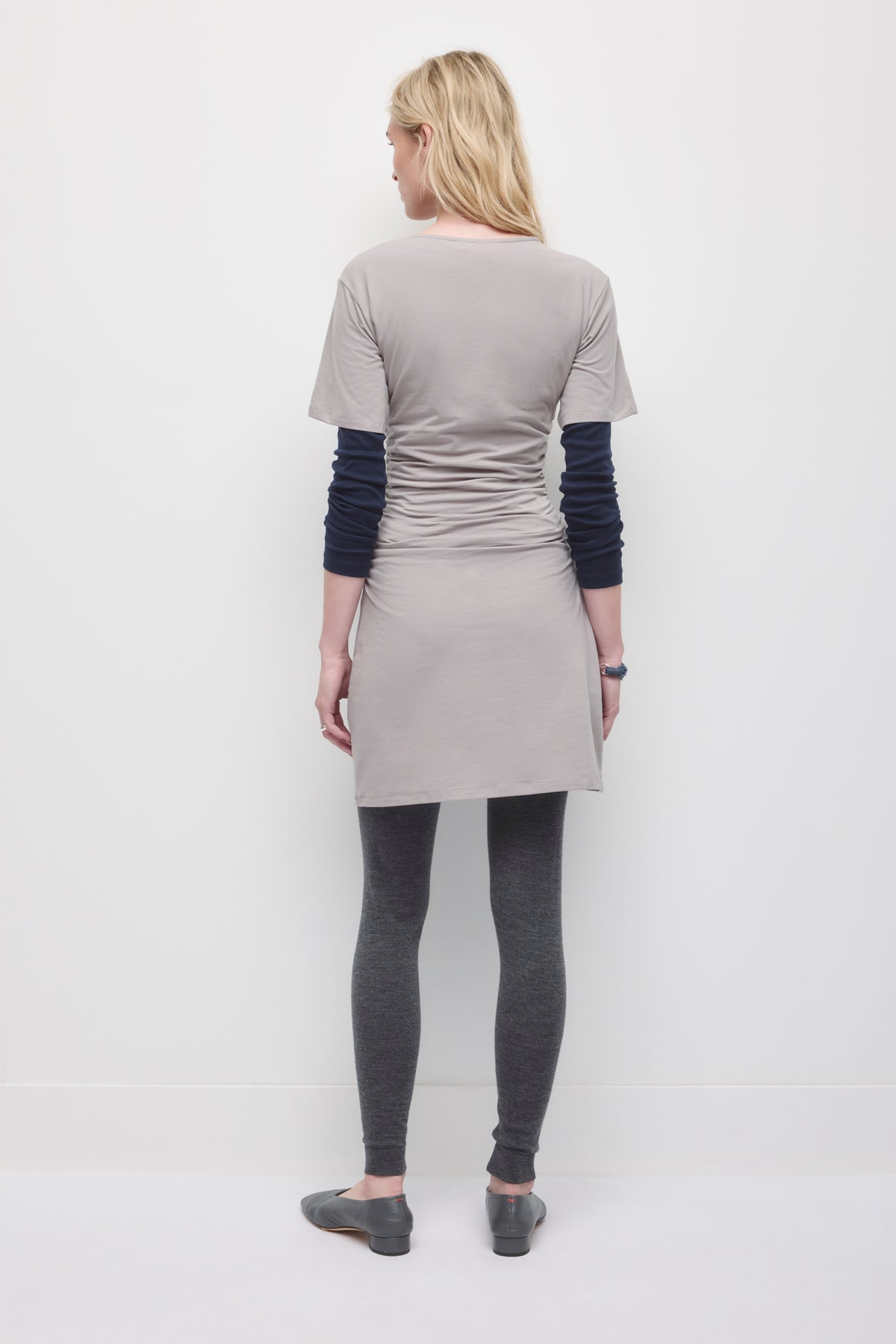 Robe col V Ghina pour femme en gypsum