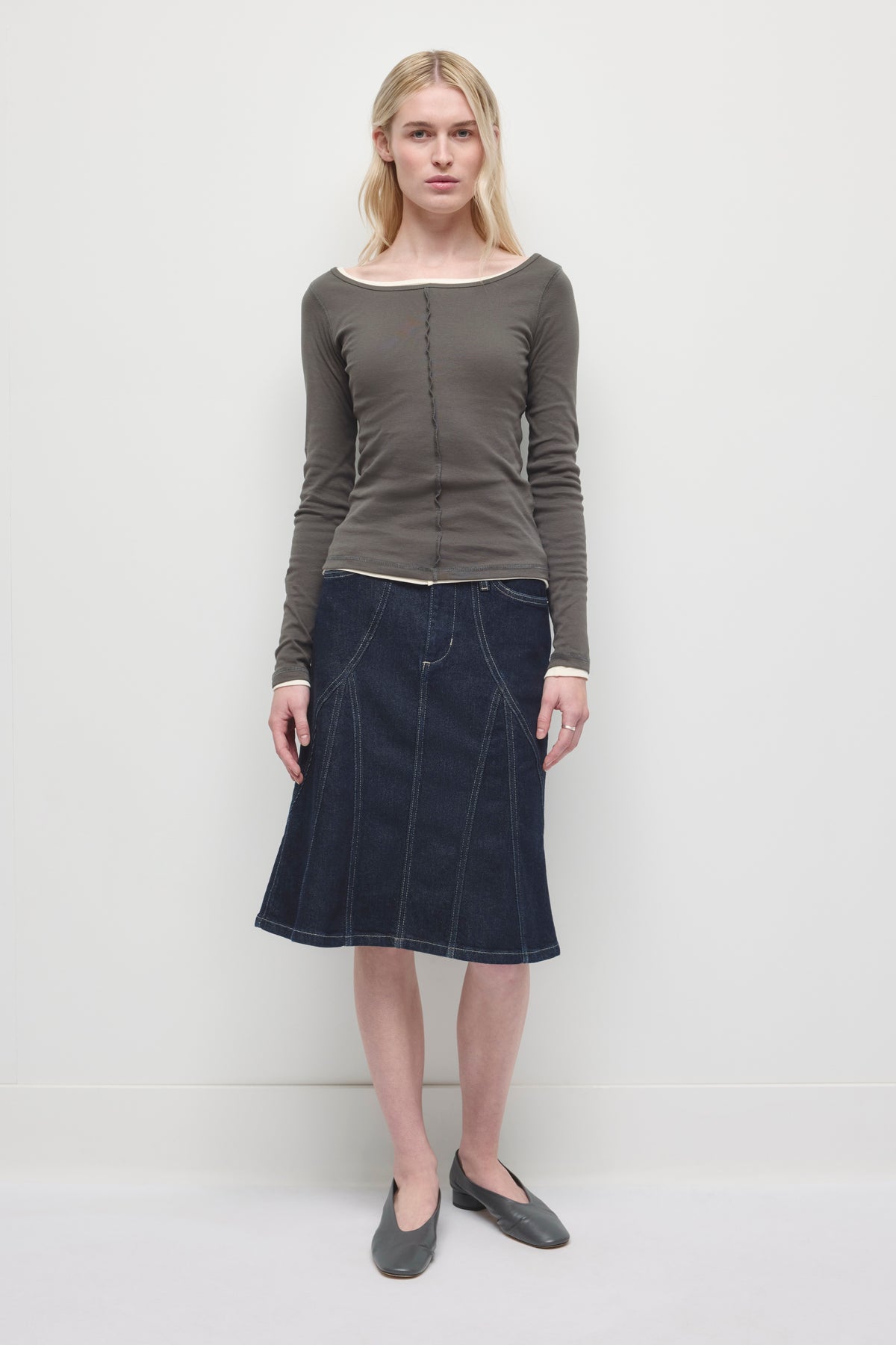 Women's Jana Longsleeve in Charcoal
