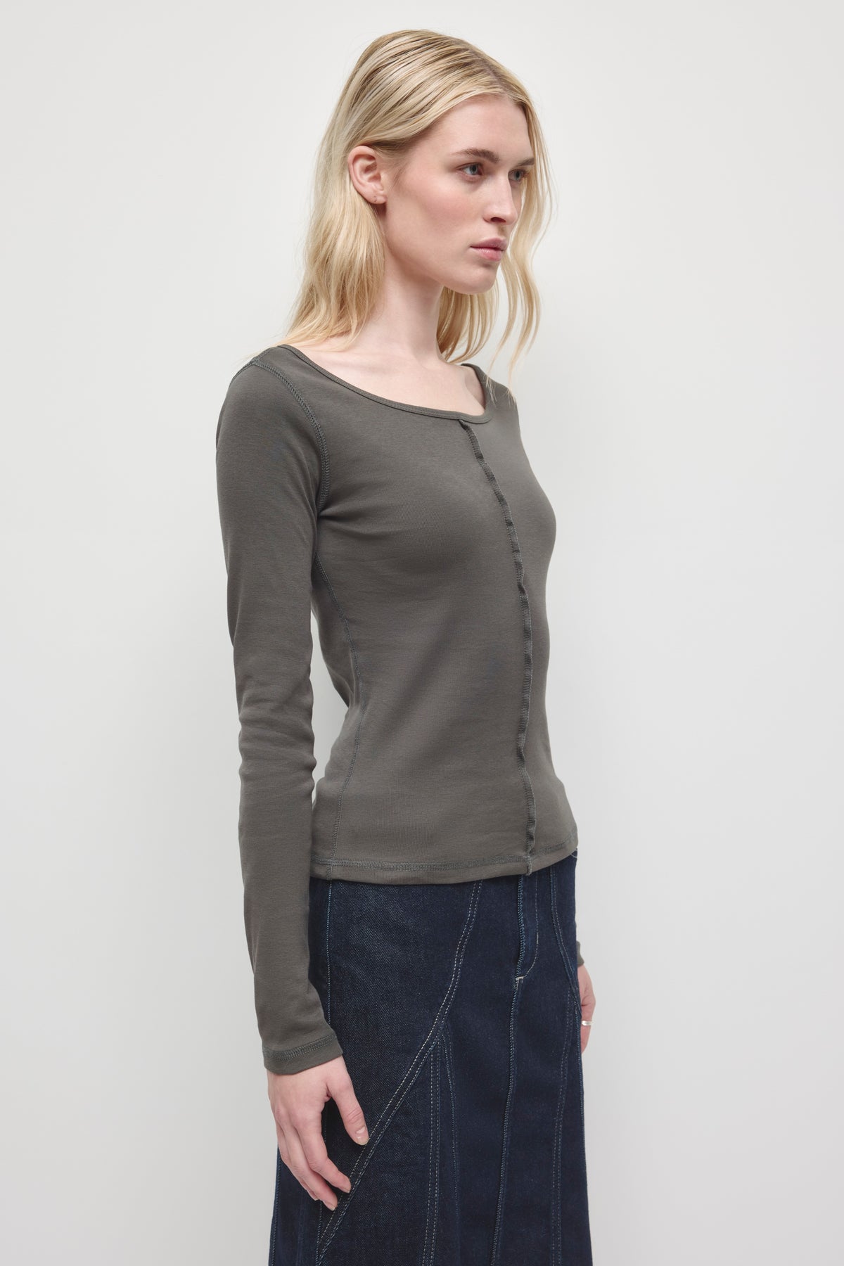 Women's Jana Longsleeve in Charcoal