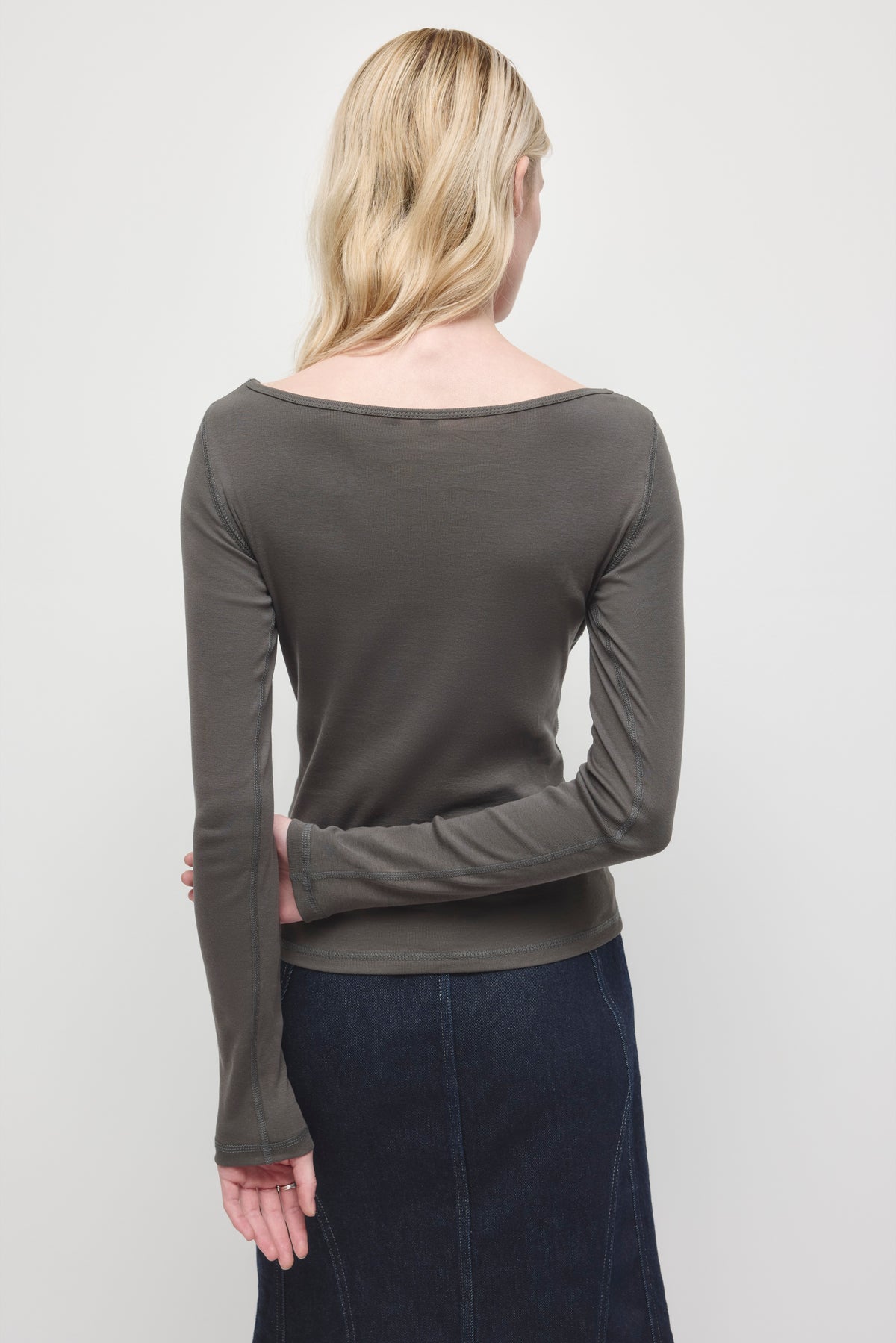 Women's Jana Longsleeve in Charcoal