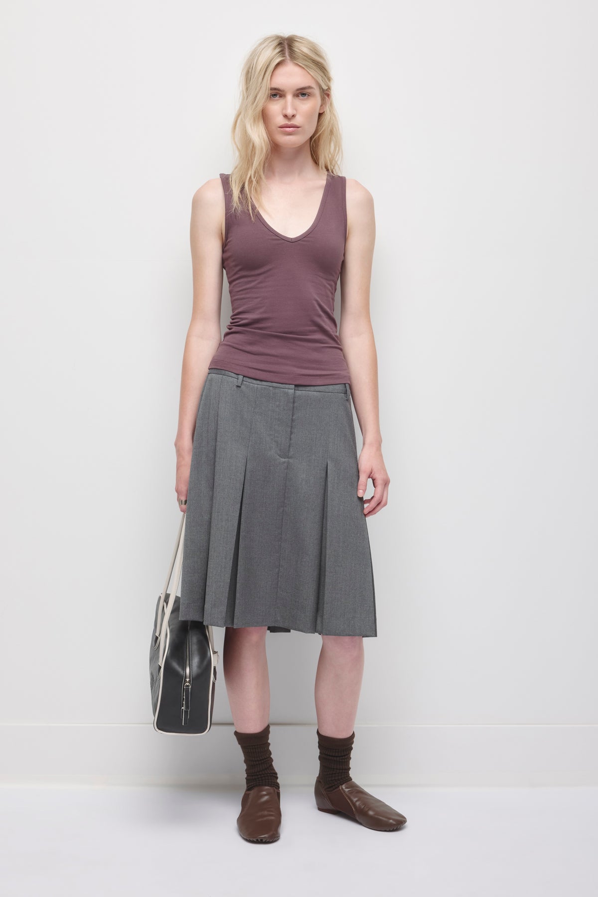 Women's Layn V-Neck Tank in Raisin