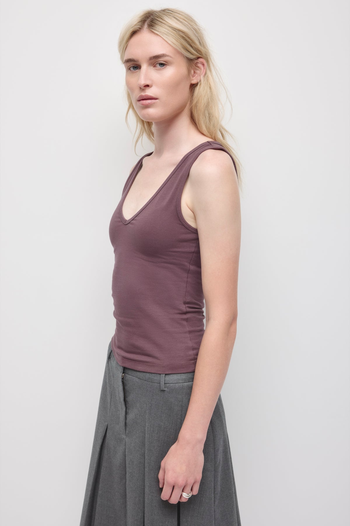 Women's Layn V-Neck Tank in Raisin