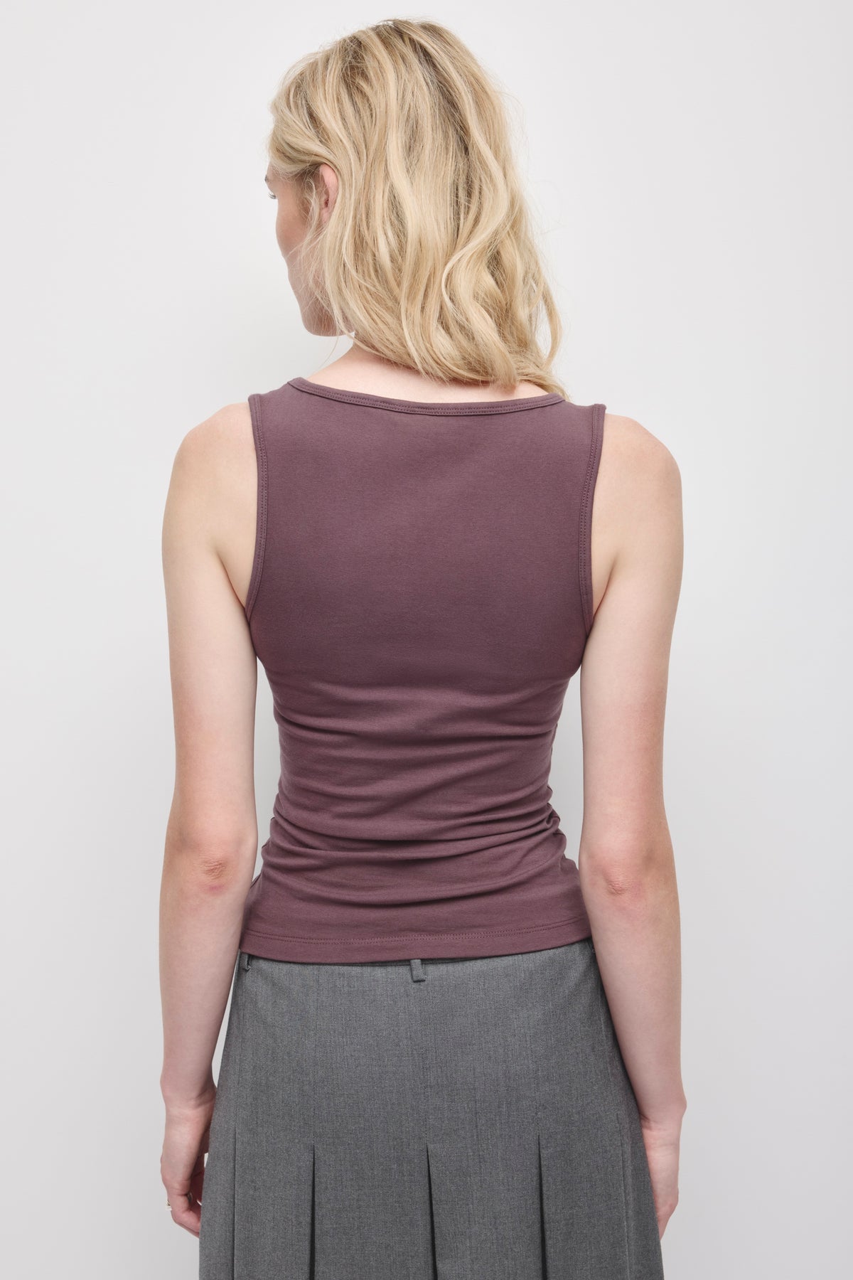 Women's Layn V-Neck Tank in Raisin