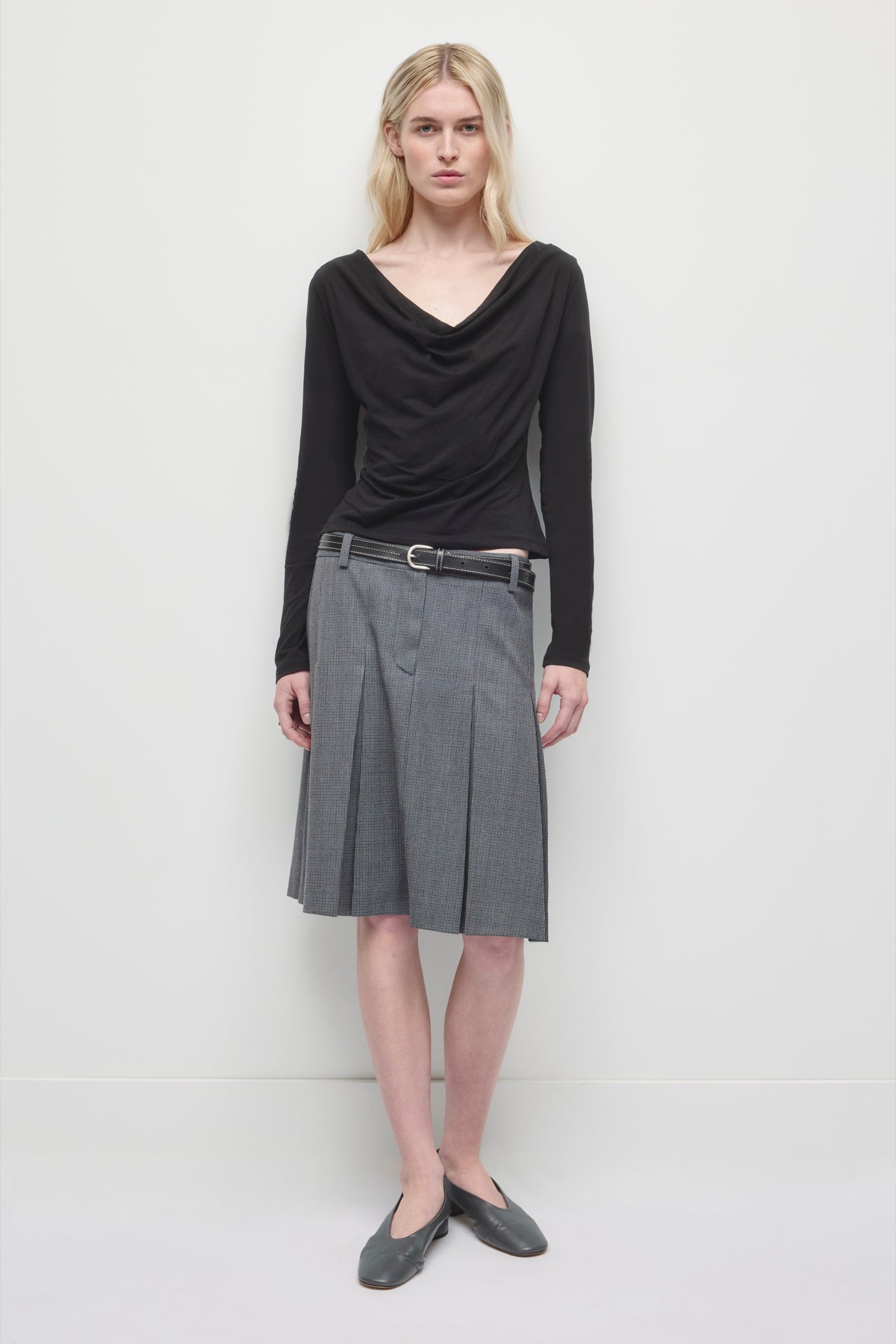 Women's Lina Cowl Neck Longsleeve in Black