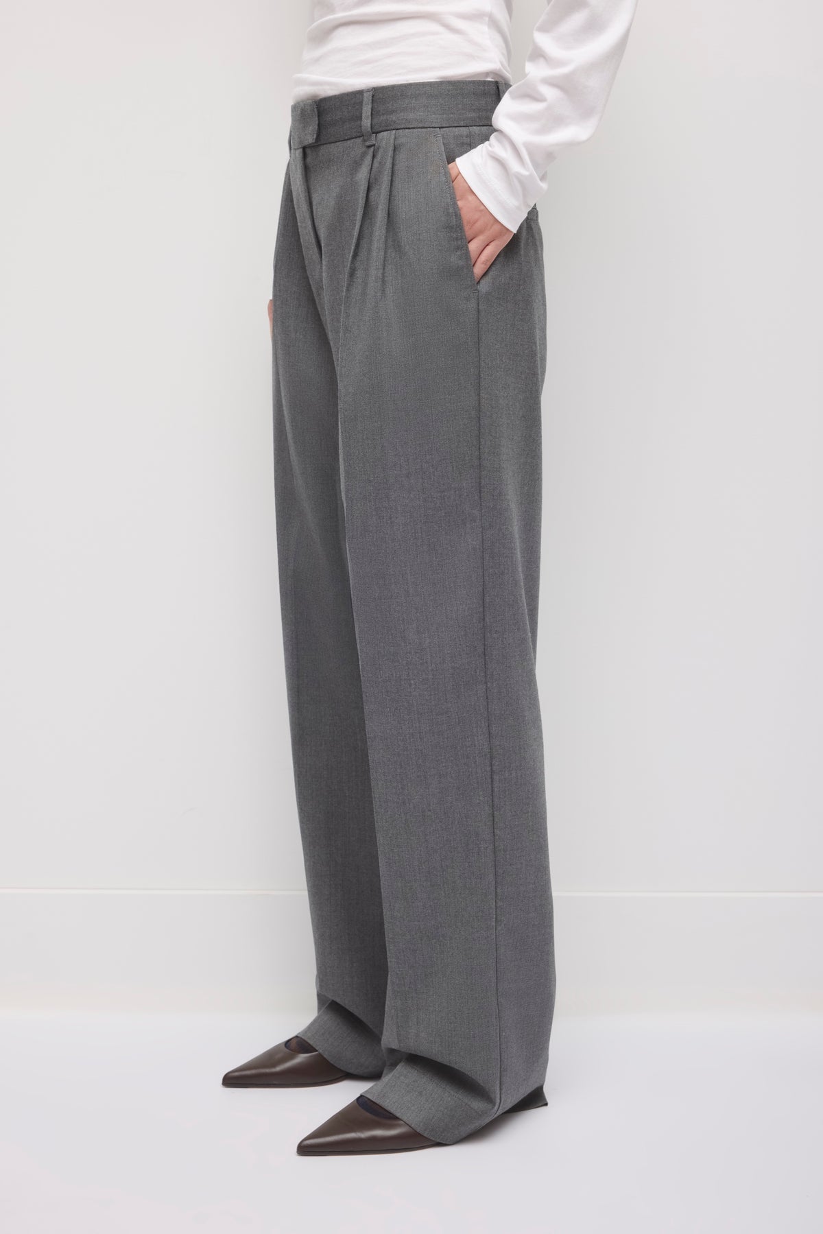 Pantalon plissé taille basse pour femme en mélange anthracite