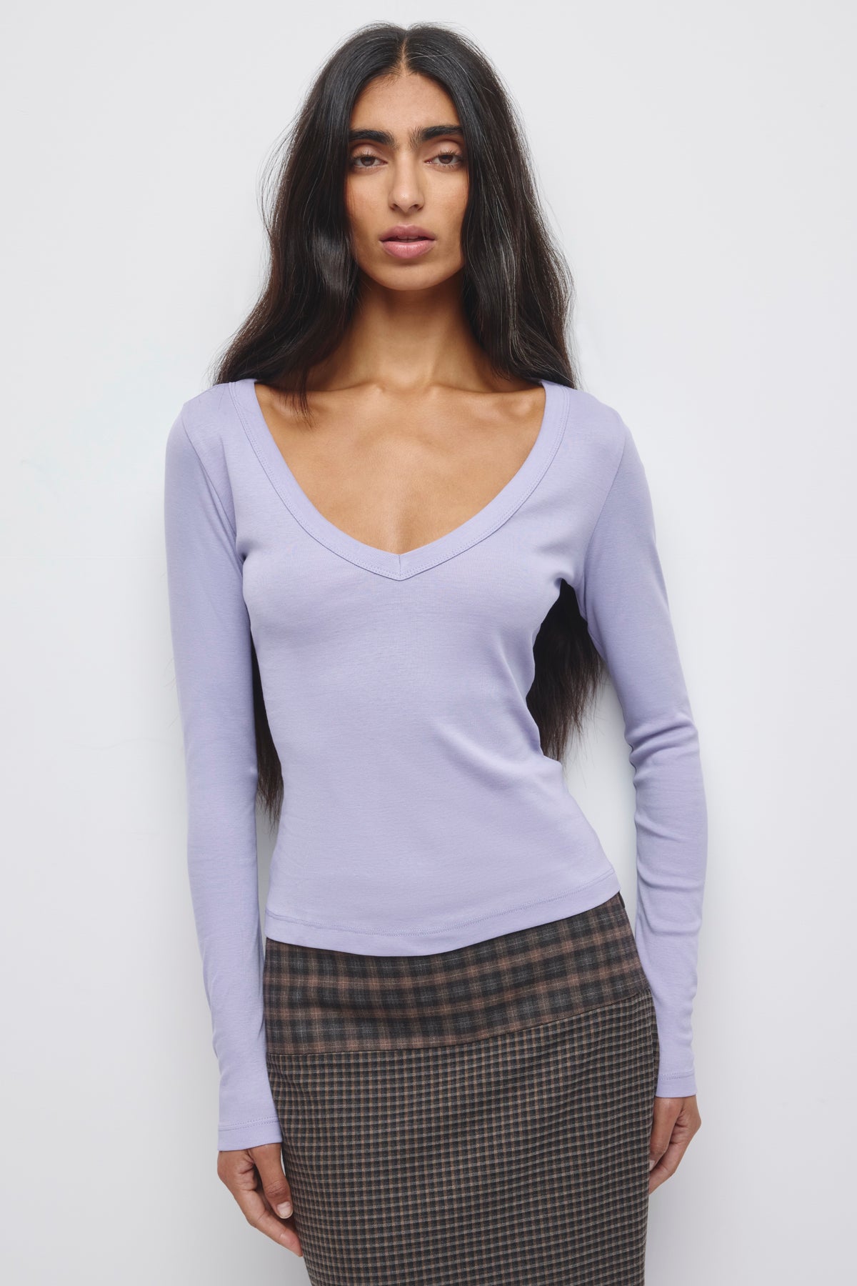 Women's Low V-neck Longsleeve in Lavender
