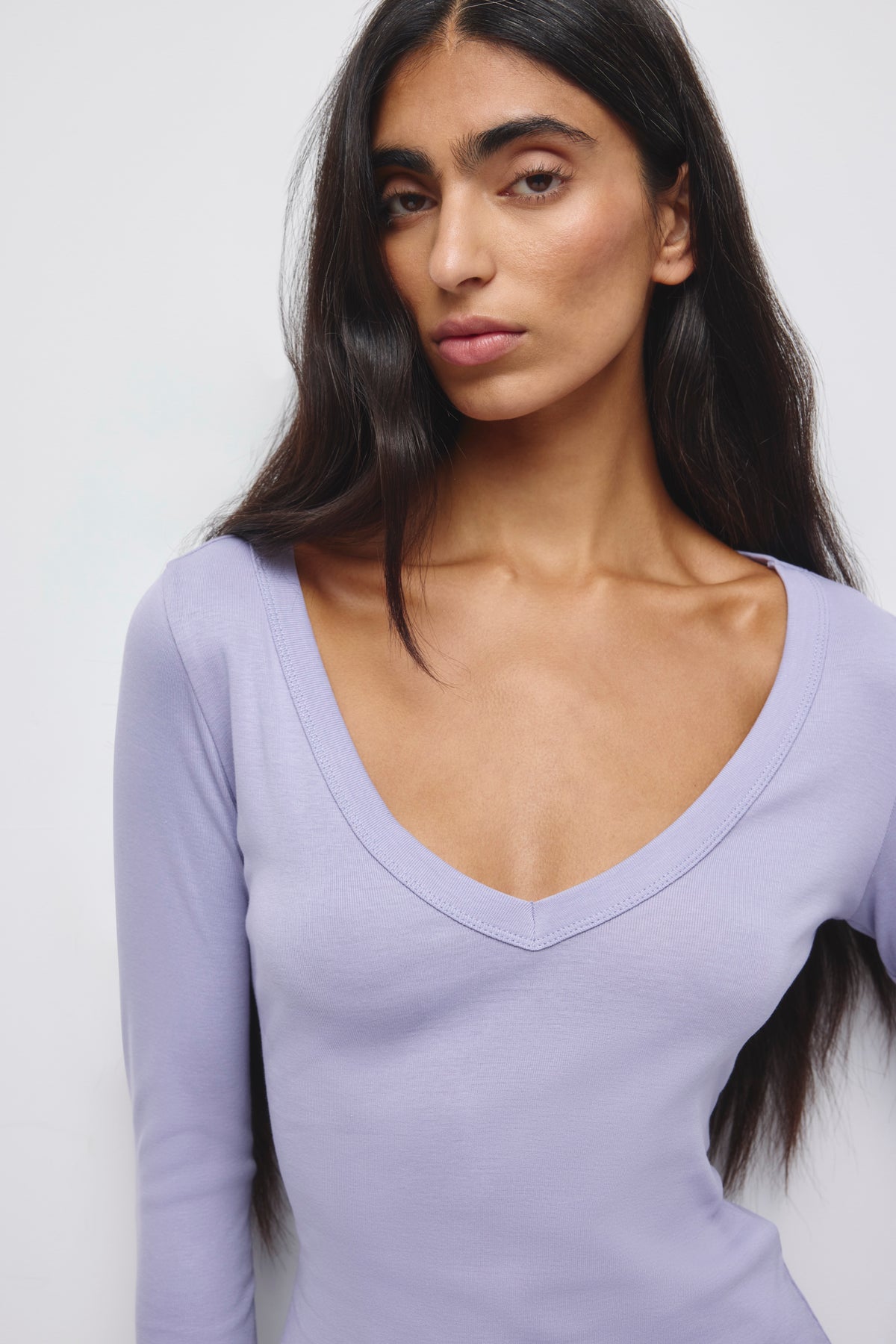 Women's Low V-neck Longsleeve in Lavender