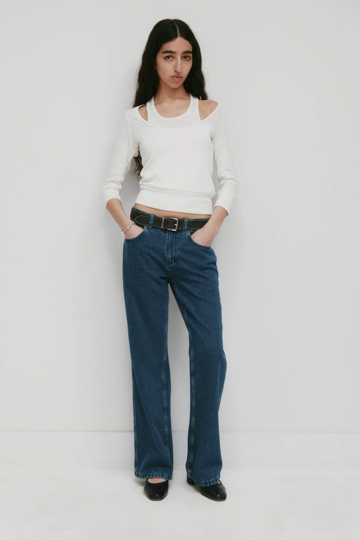 Model is 5’9” and is wearing a size 26.