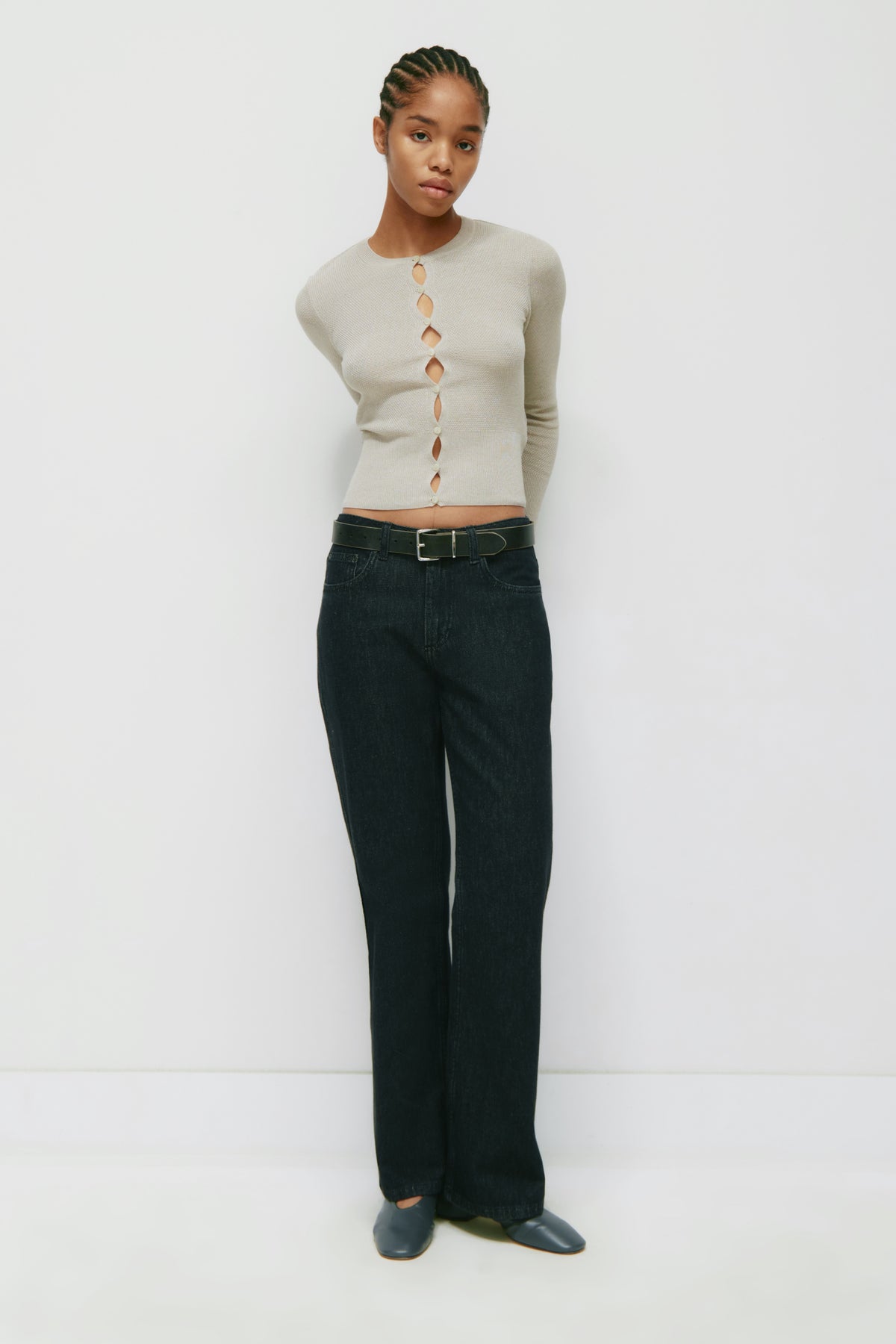 Model is 5’8” and is wearing a size 26.