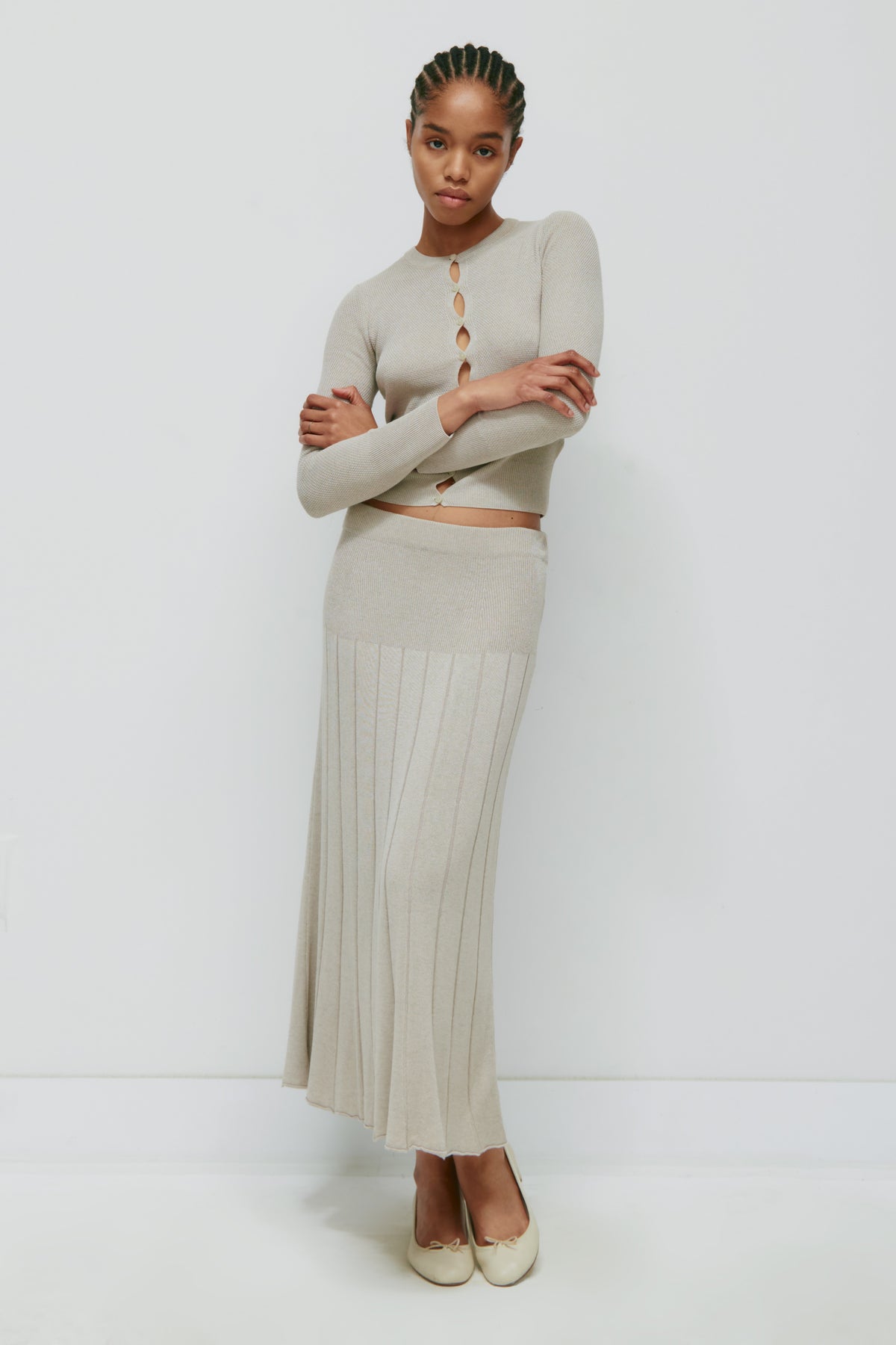 Model is 5’9” and is wearing a size XS.