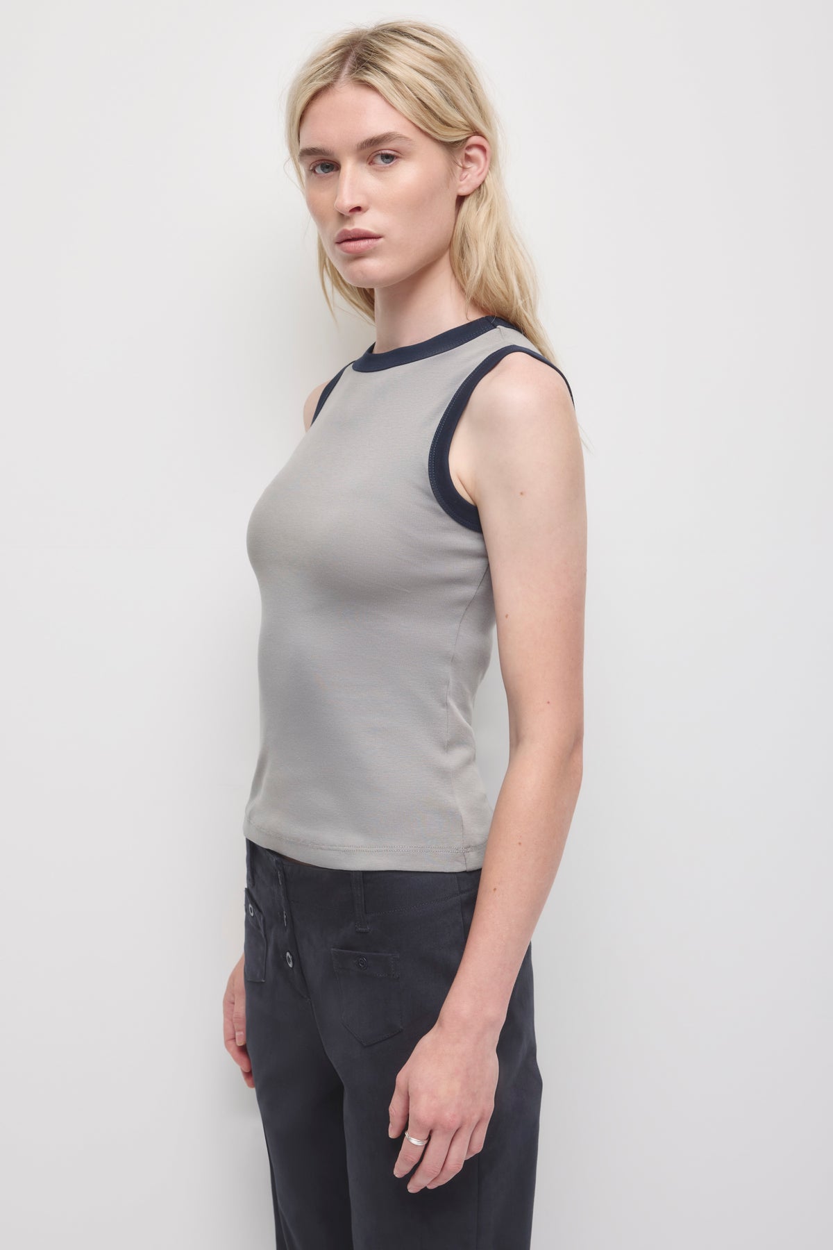 Women's Muscle Tank in Gypsum/Deep Ocean