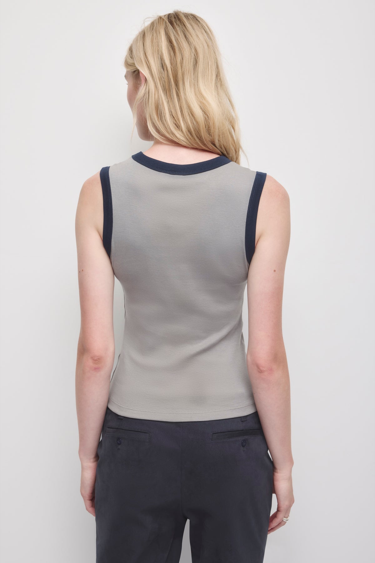 Women's Muscle Tank in Gypsum/Deep Ocean