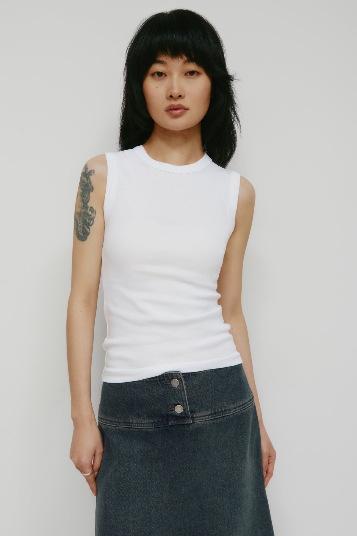 Model is 5’9” and is wearing a size XS.