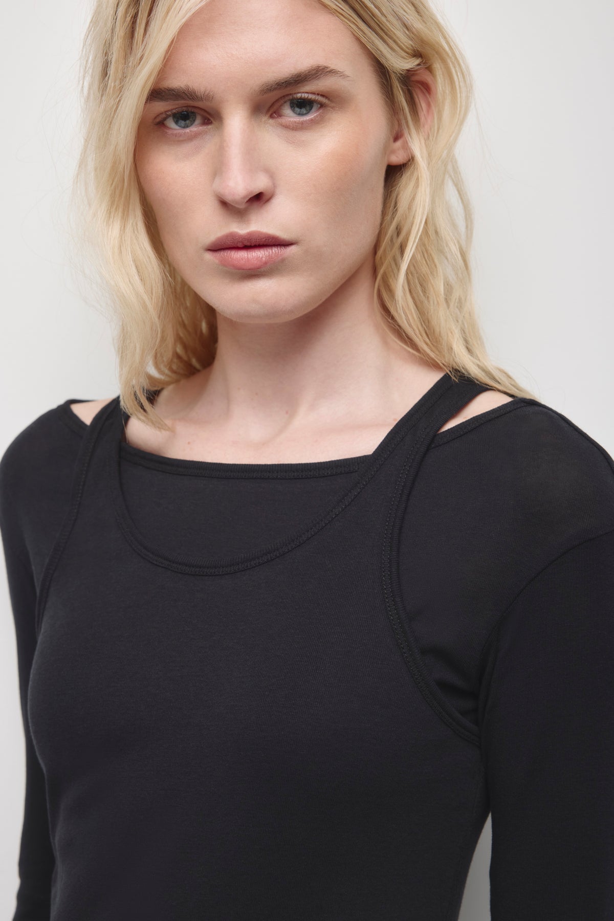Women's Nawa Convertible Longsleeve in Black