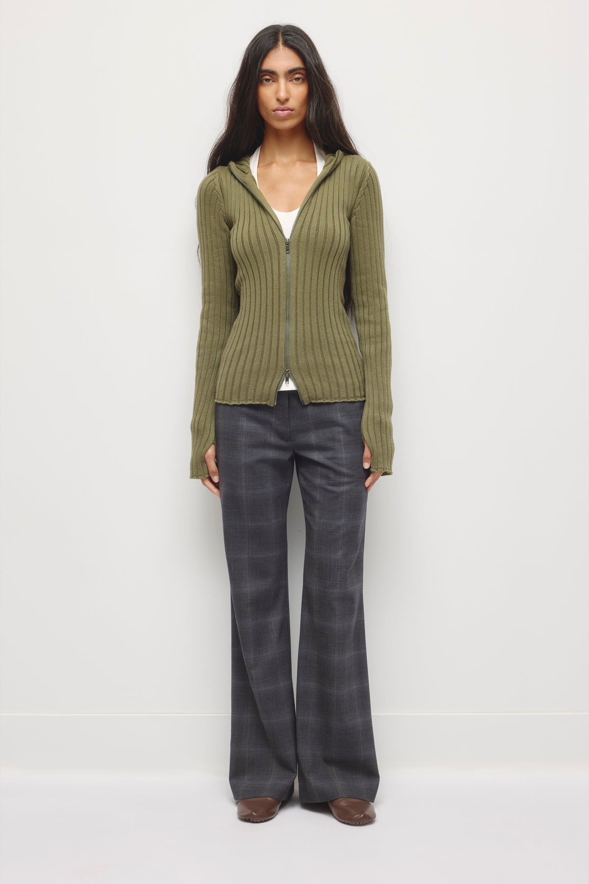 Pull à Capuche Zippé Côtelé Allongé Femme en olive Poussiéreux