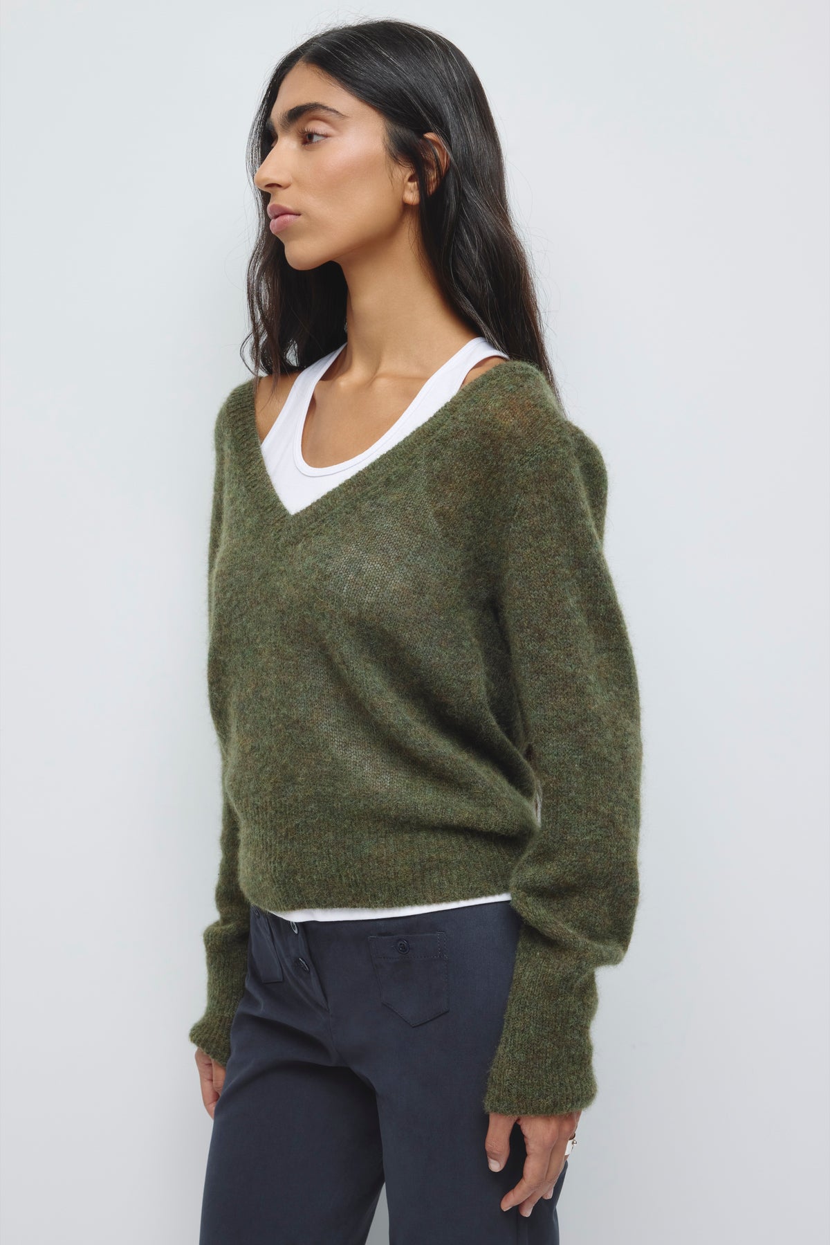Women's Ruya Low V-neck Sweater in Olive