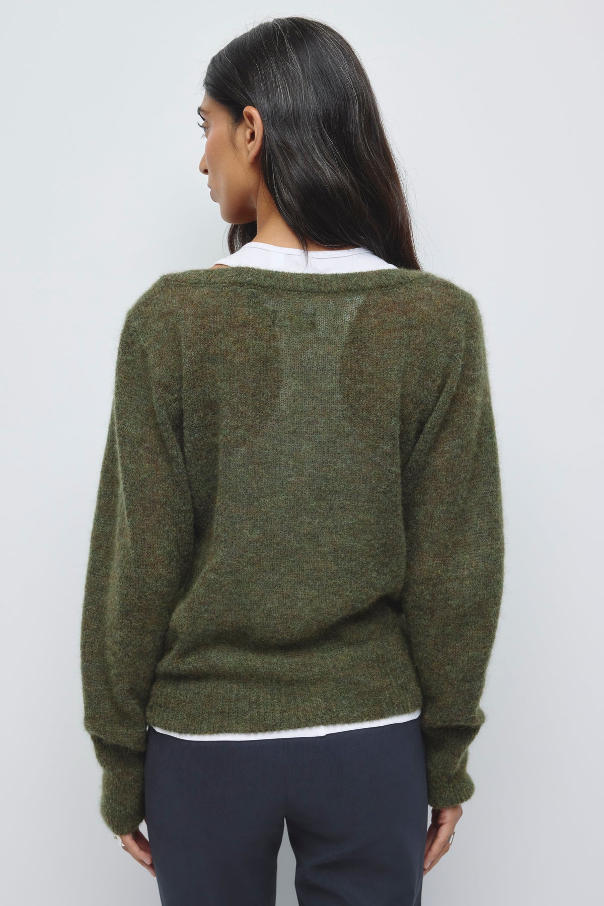 Women's Ruya Low V-neck Sweater in Olive