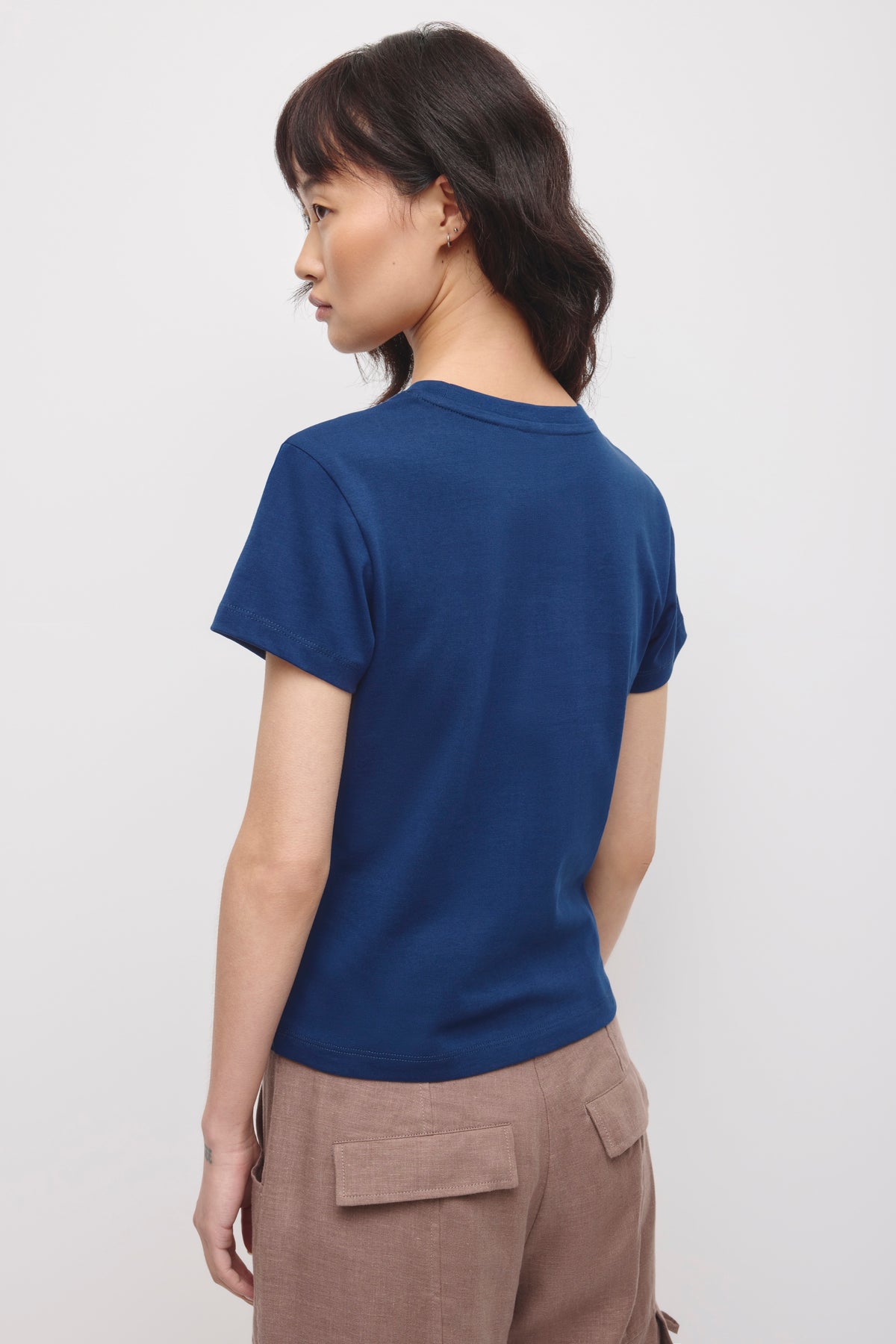 T-shirt rétréci pour femmes en bleu Pacifique