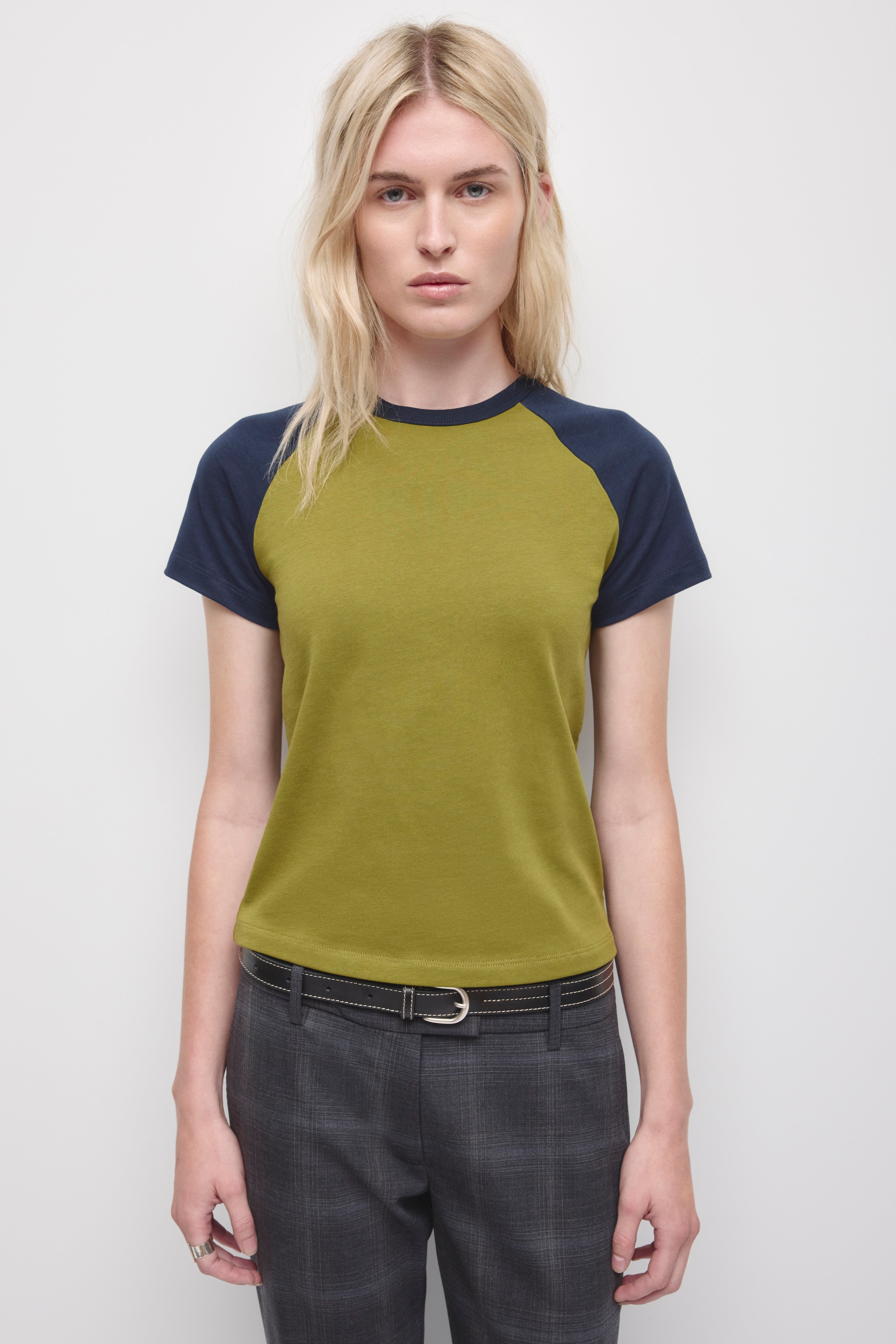 T-shirt Varsity court pour femme en cardamome/Océan profond