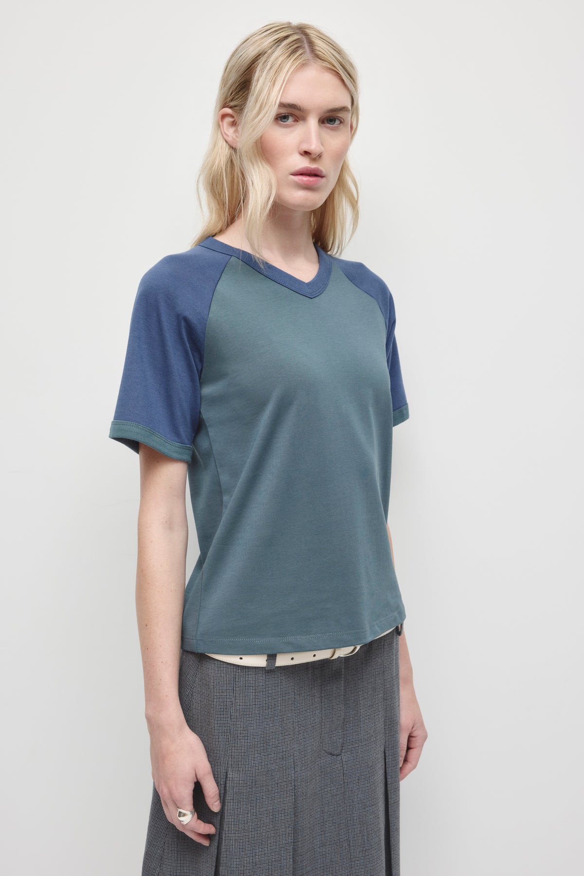 Women's Varsity V-neck Tee in Dark Slate/Dark Indigo