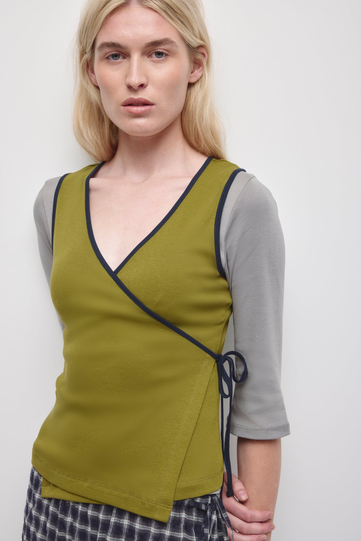 Women's Wrapped Tank in Cardamom/Deep Ocean