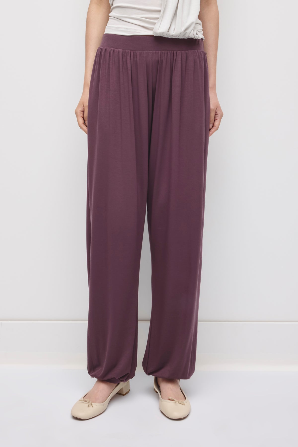 Pantalon Ballon Yazi pour femme en prune chocolat
