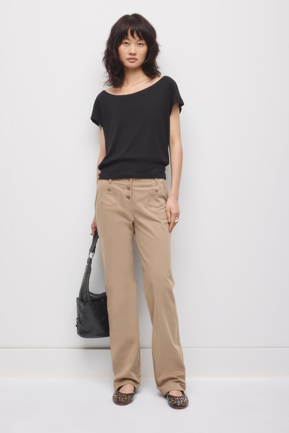 Women's Zahra Off Shoulder Tee in Black