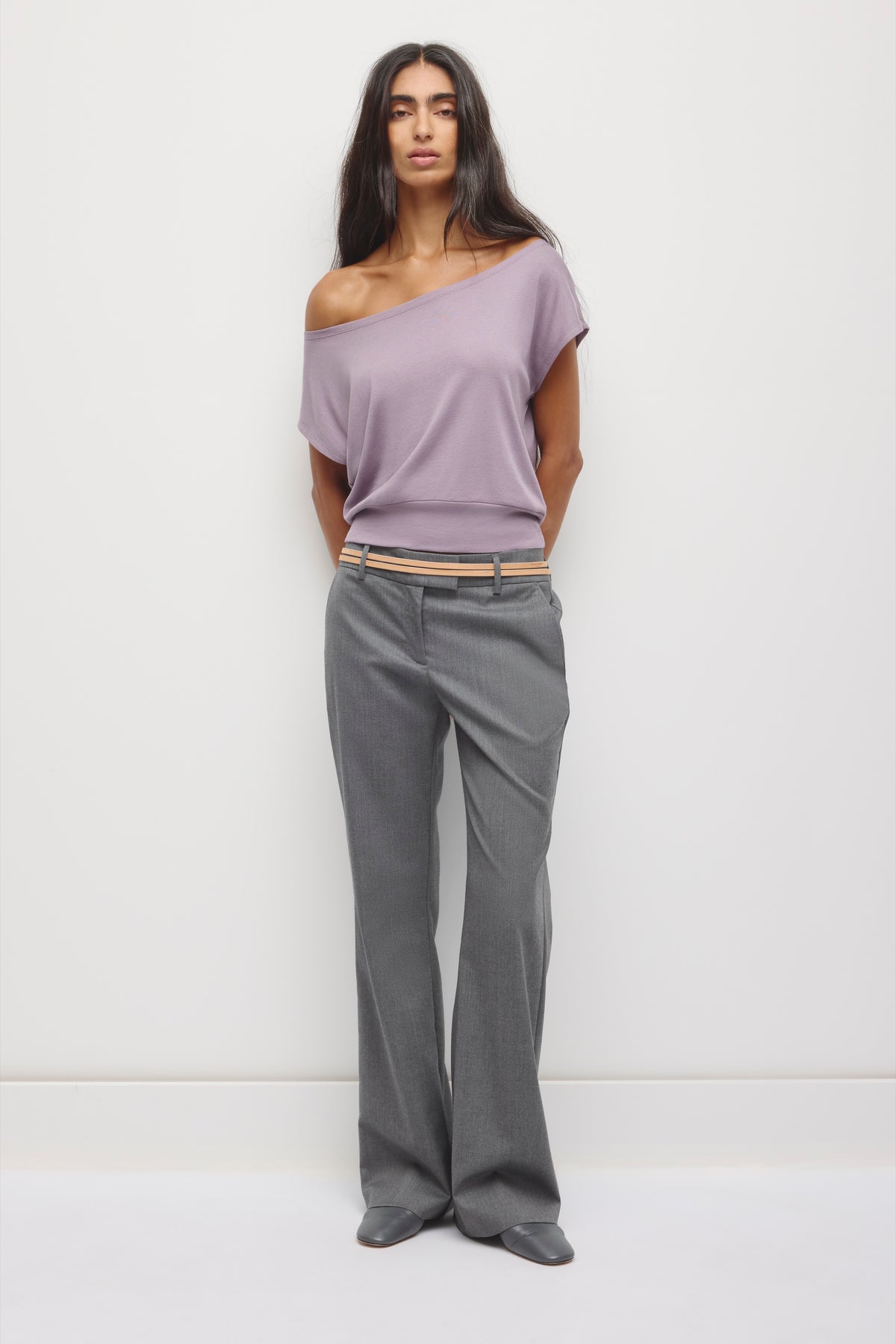T-shirt à épaules dénudées Zahra pour femme en dusty Grape
