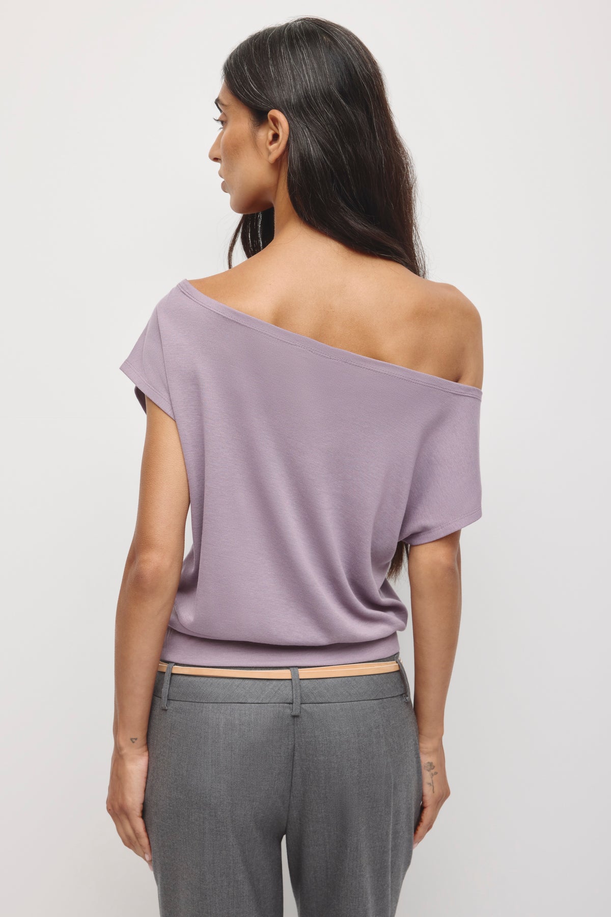 T-shirt à épaules dénudées Zahra pour femme en dusty Grape
