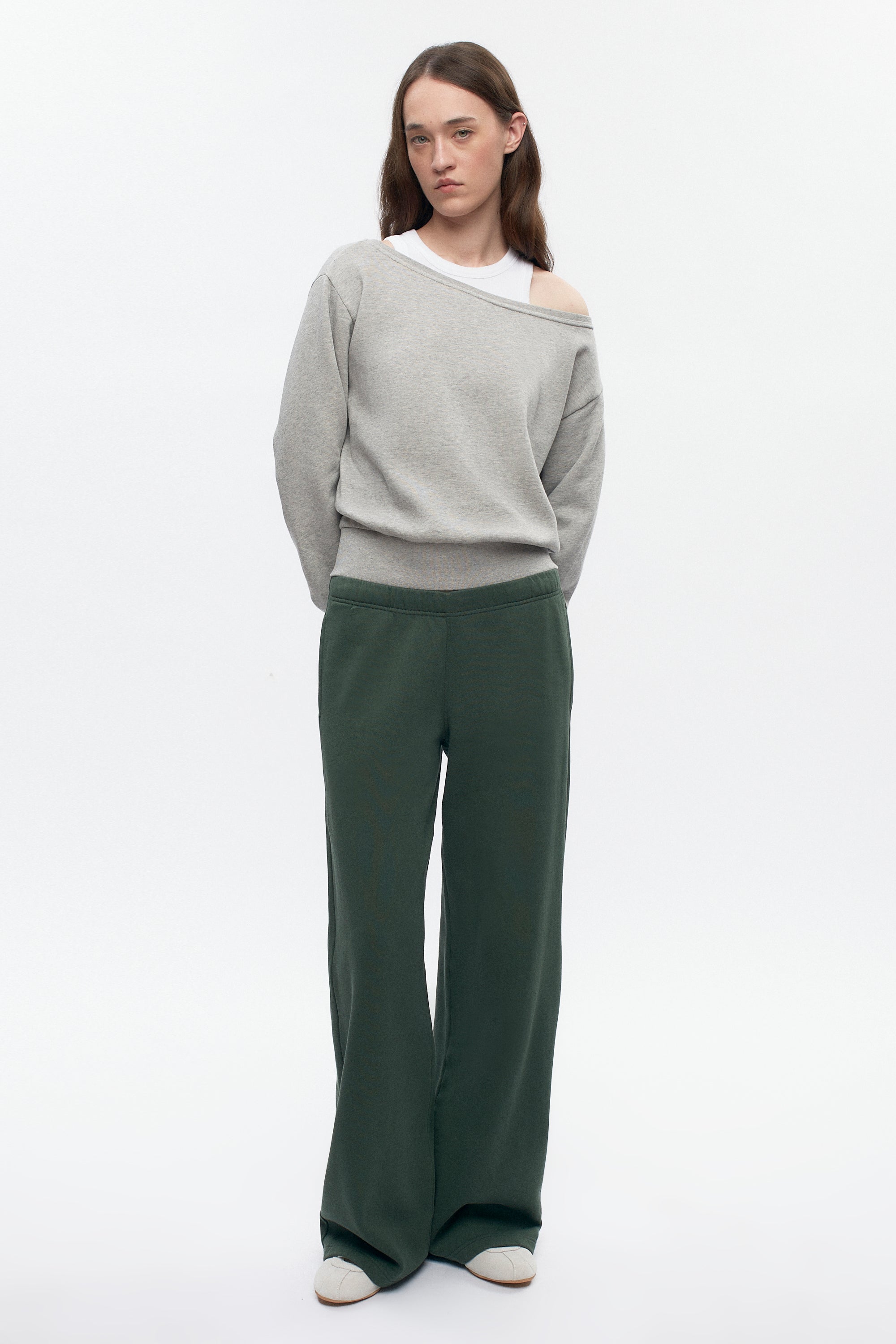 Women's Essential Straight Sweatpant in Bottle Green