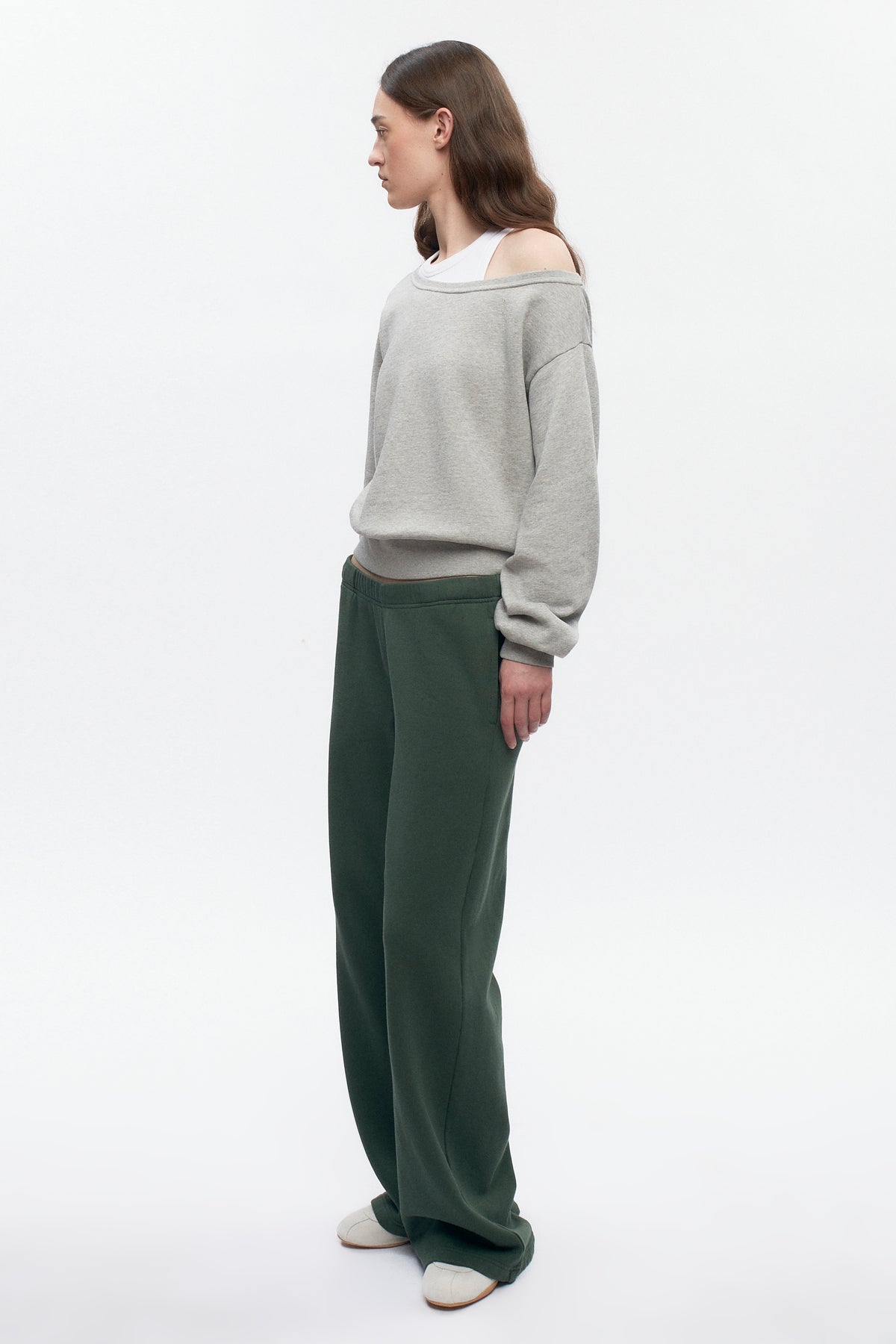 Women's Essential Straight Sweatpant in Bottle Green