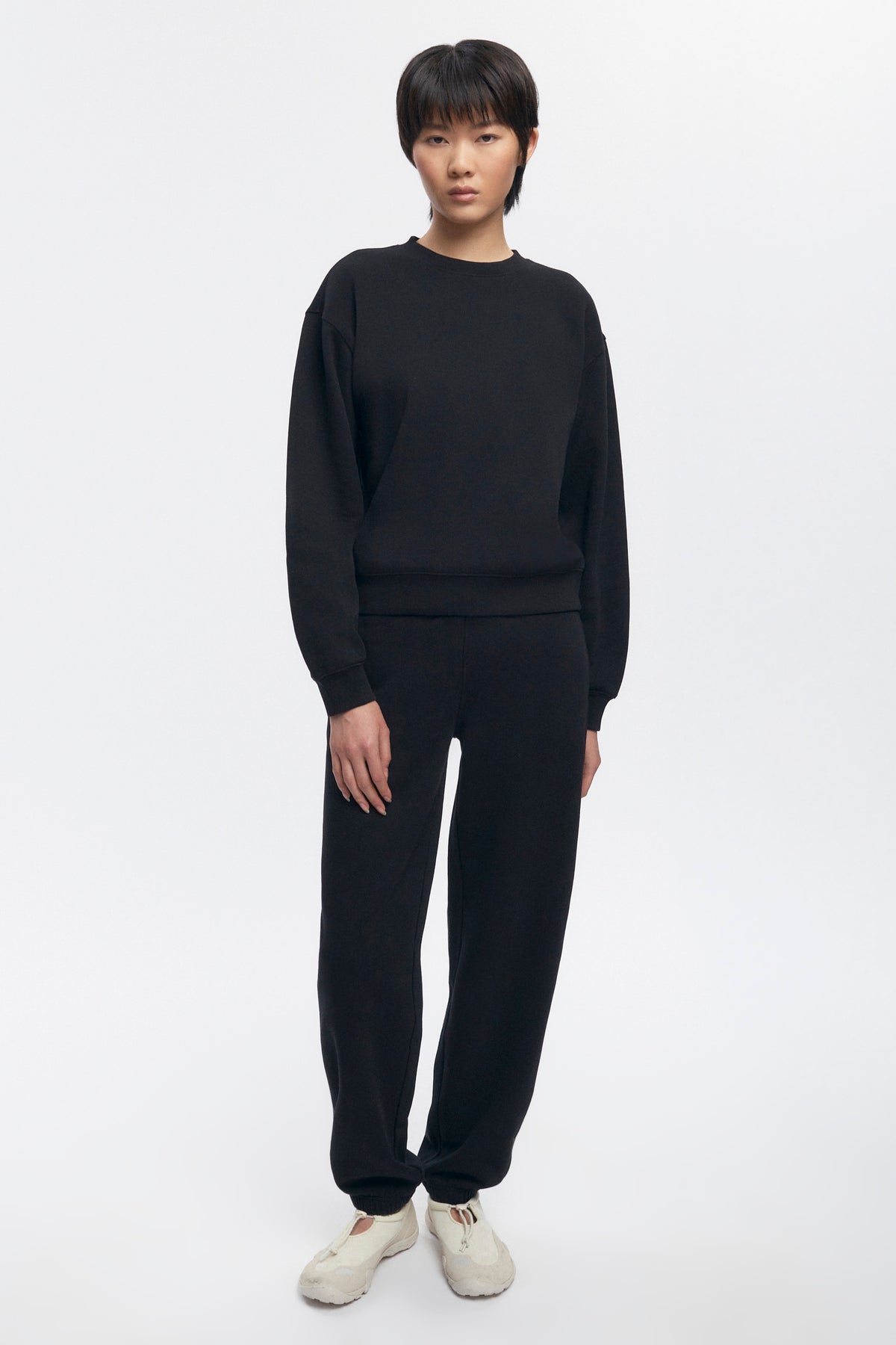 Sweatshirt essentiel pour femme en noir 